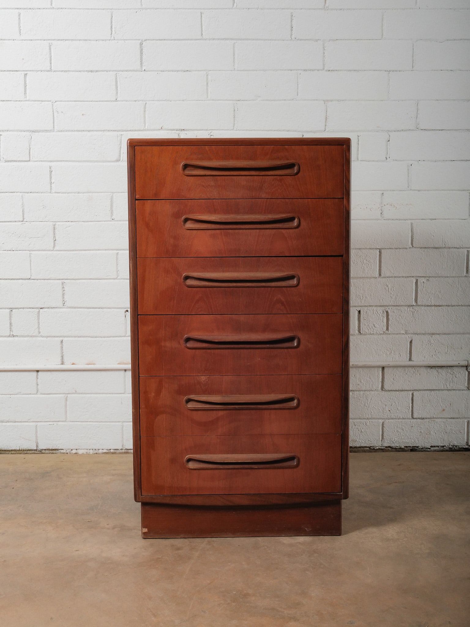 G PLAN Six-Drawer Chest - 2