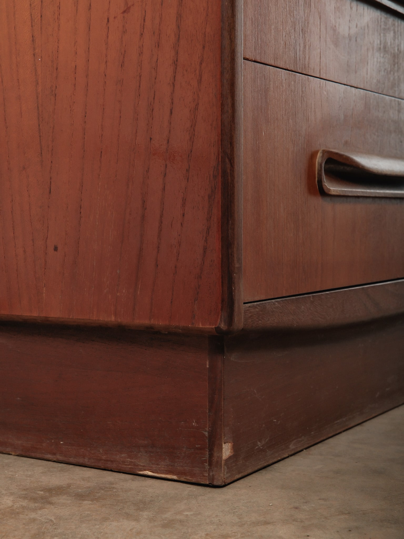 G PLAN Six-Drawer Chest - 7