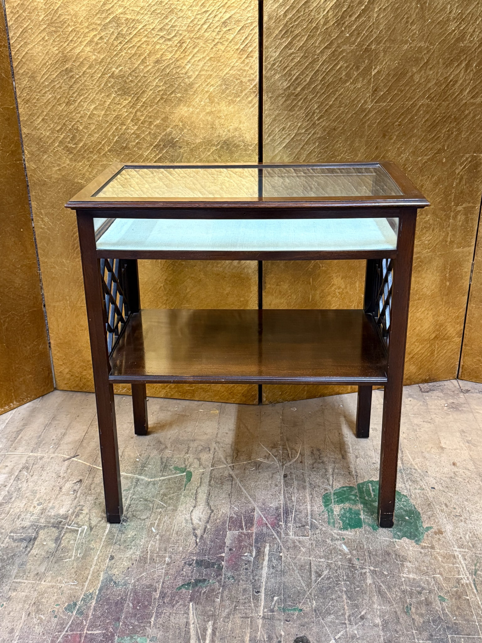 Glass Top Display Side Table (1 of 7)