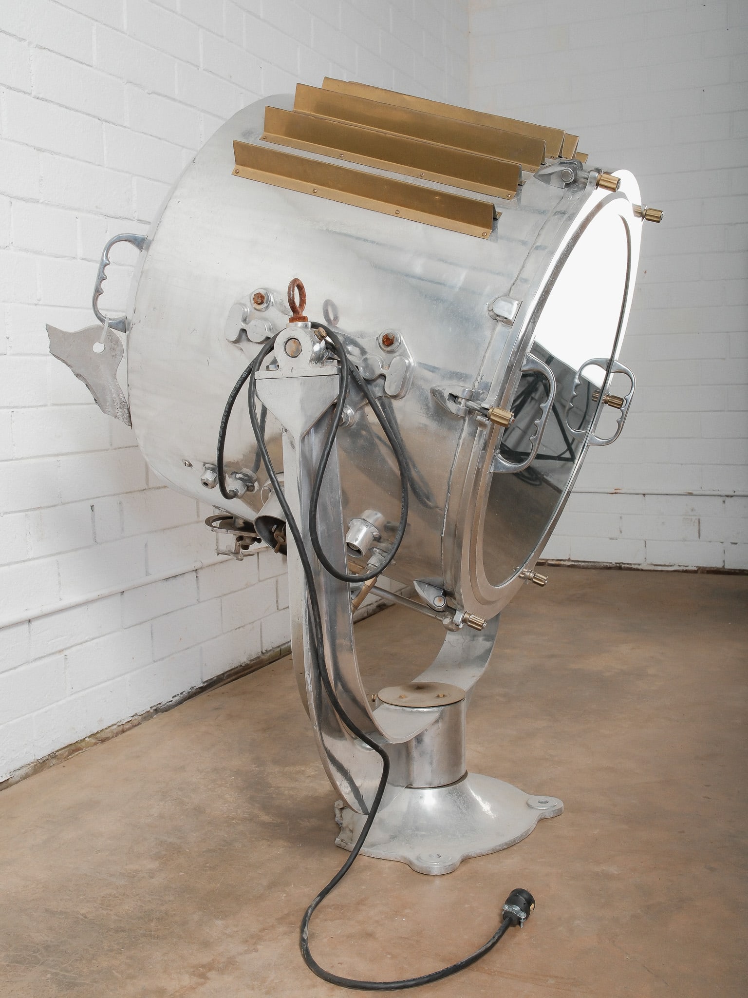 Oversized Studio Spotlight - 3