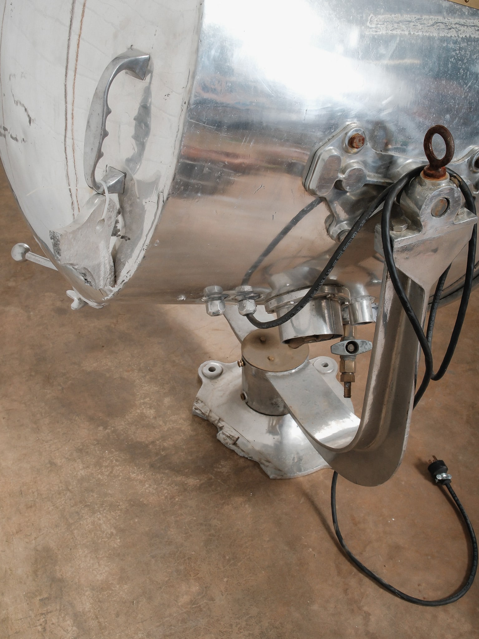 Oversized Studio Spotlight - 6