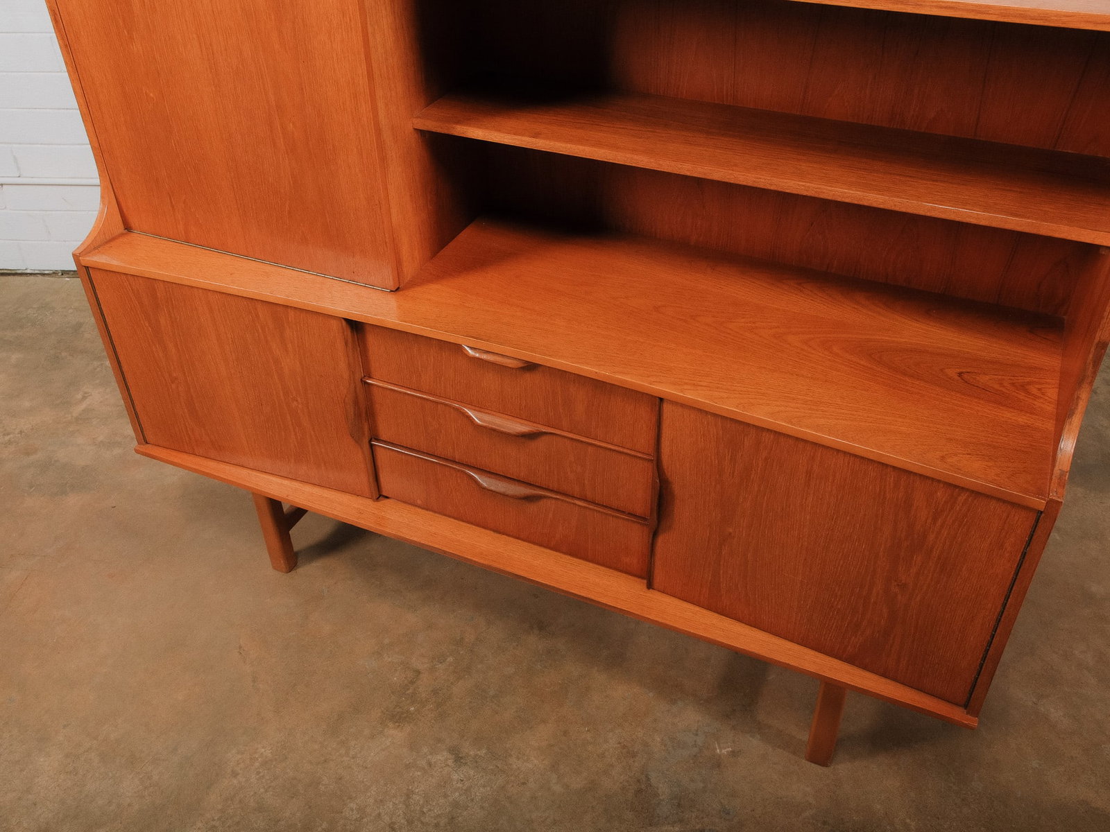 MCM Hutch - 7
