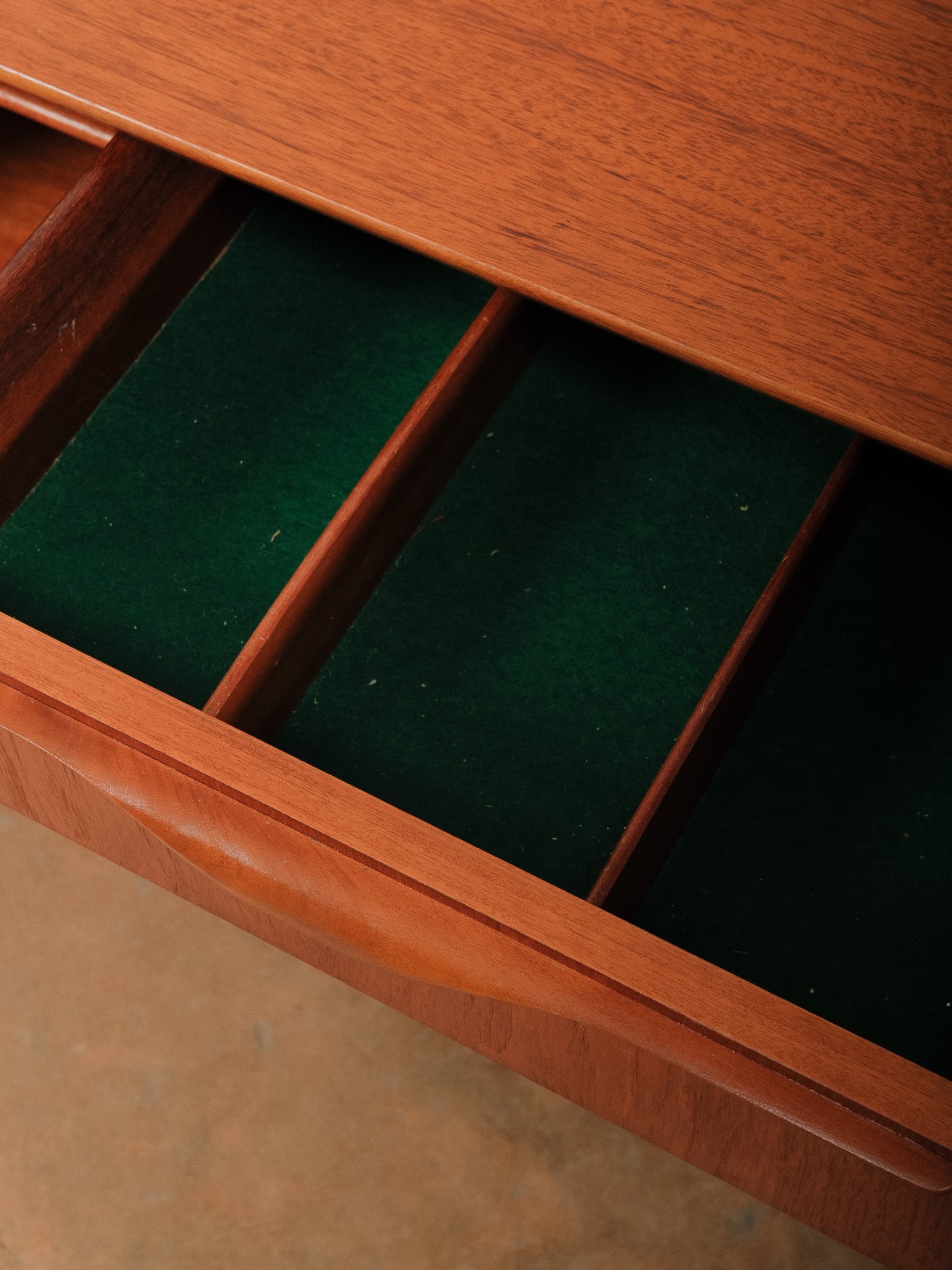 MCM Sideboard - 9