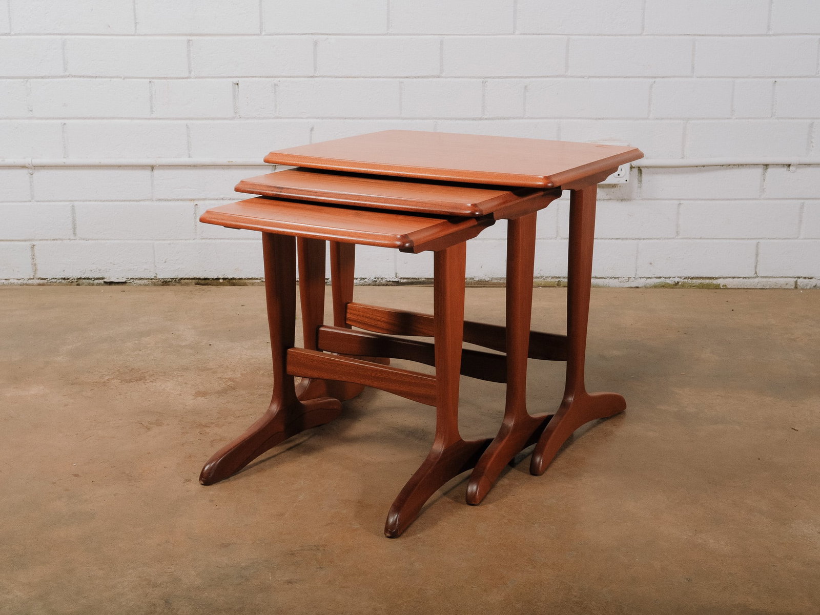 Set of Three Mid-Century Modern Nesting Tables (1 of 12)