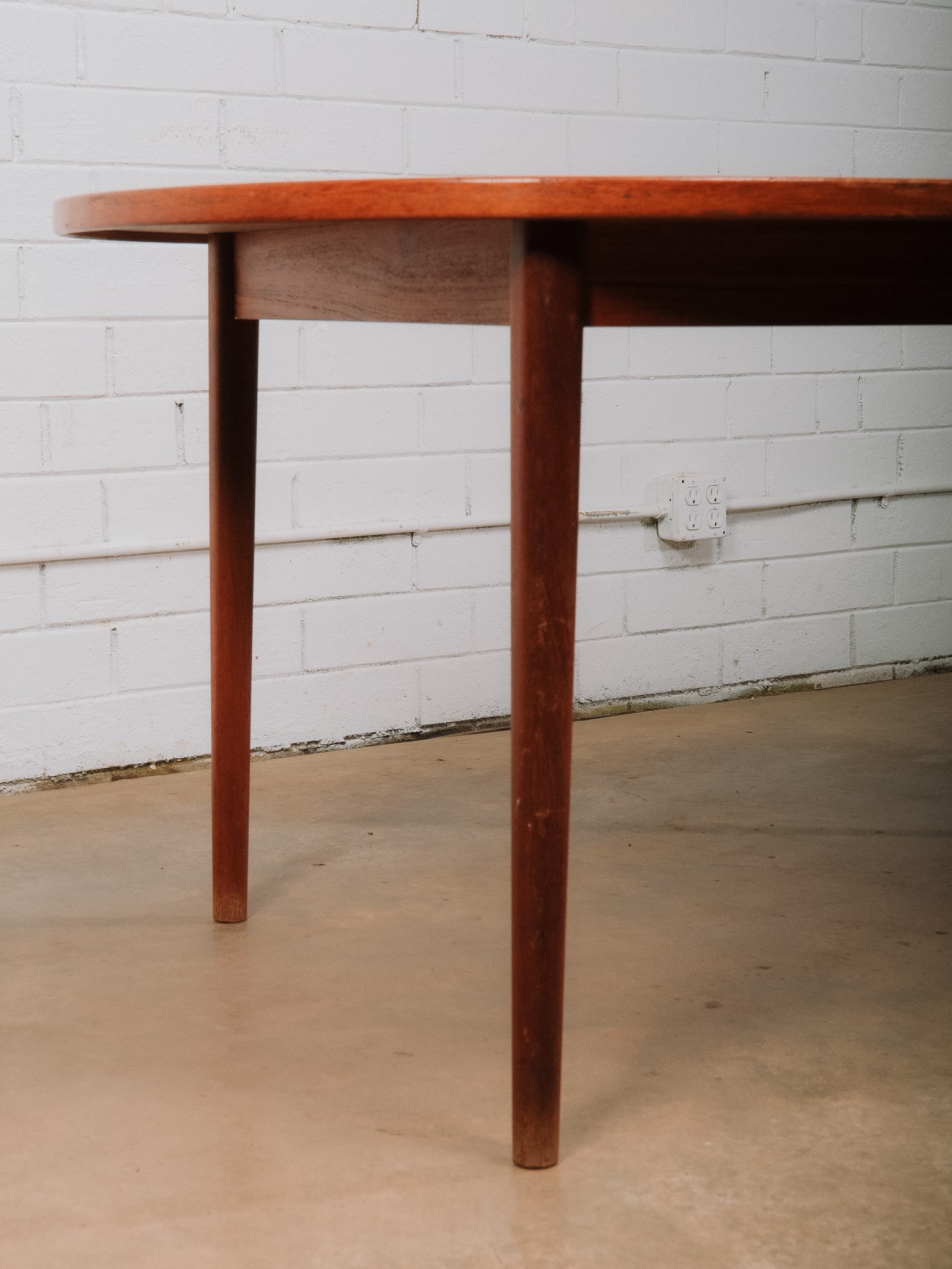Oval MCM Dining Table - 7