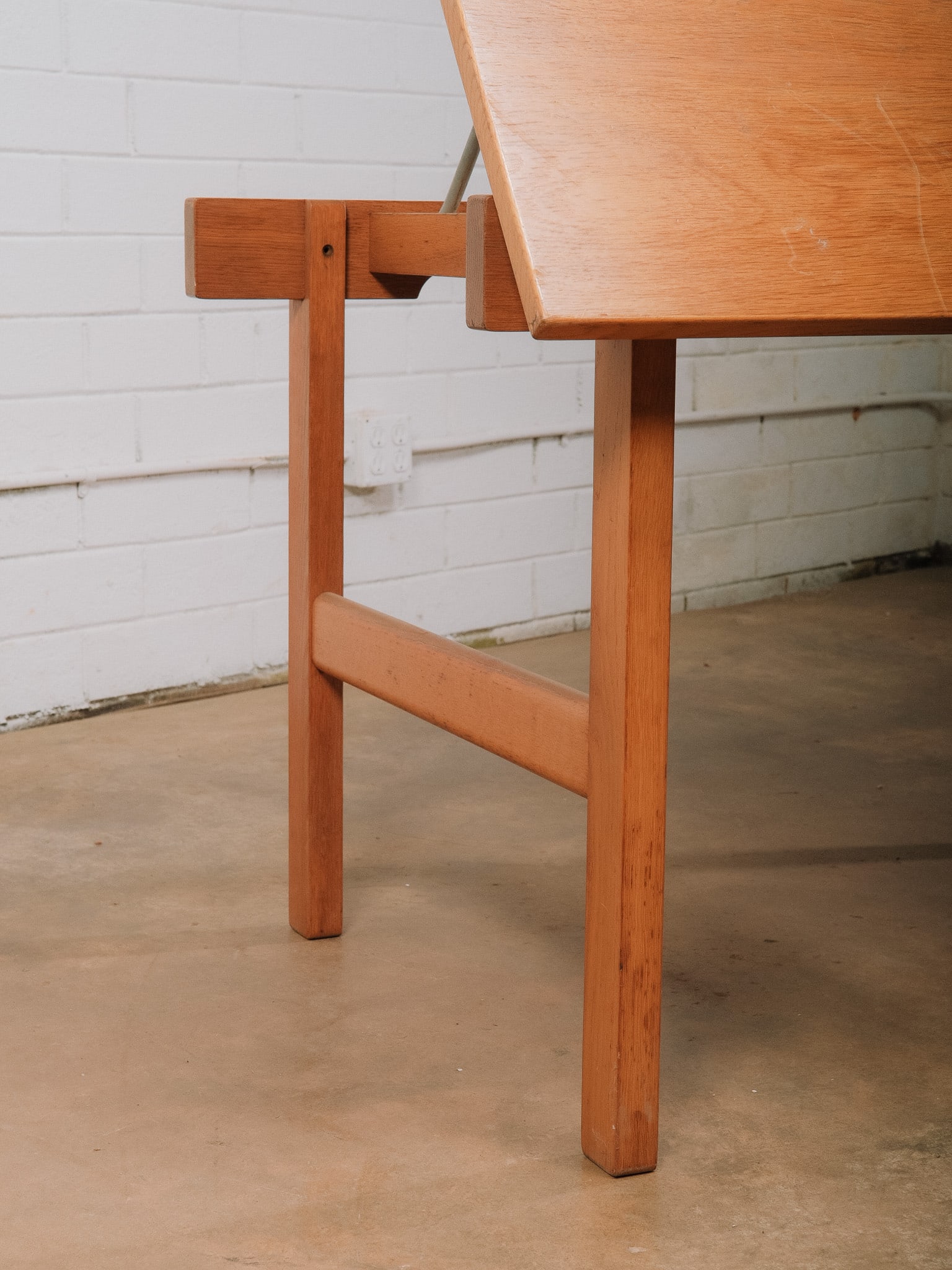 Lift Top Work Table - 7
