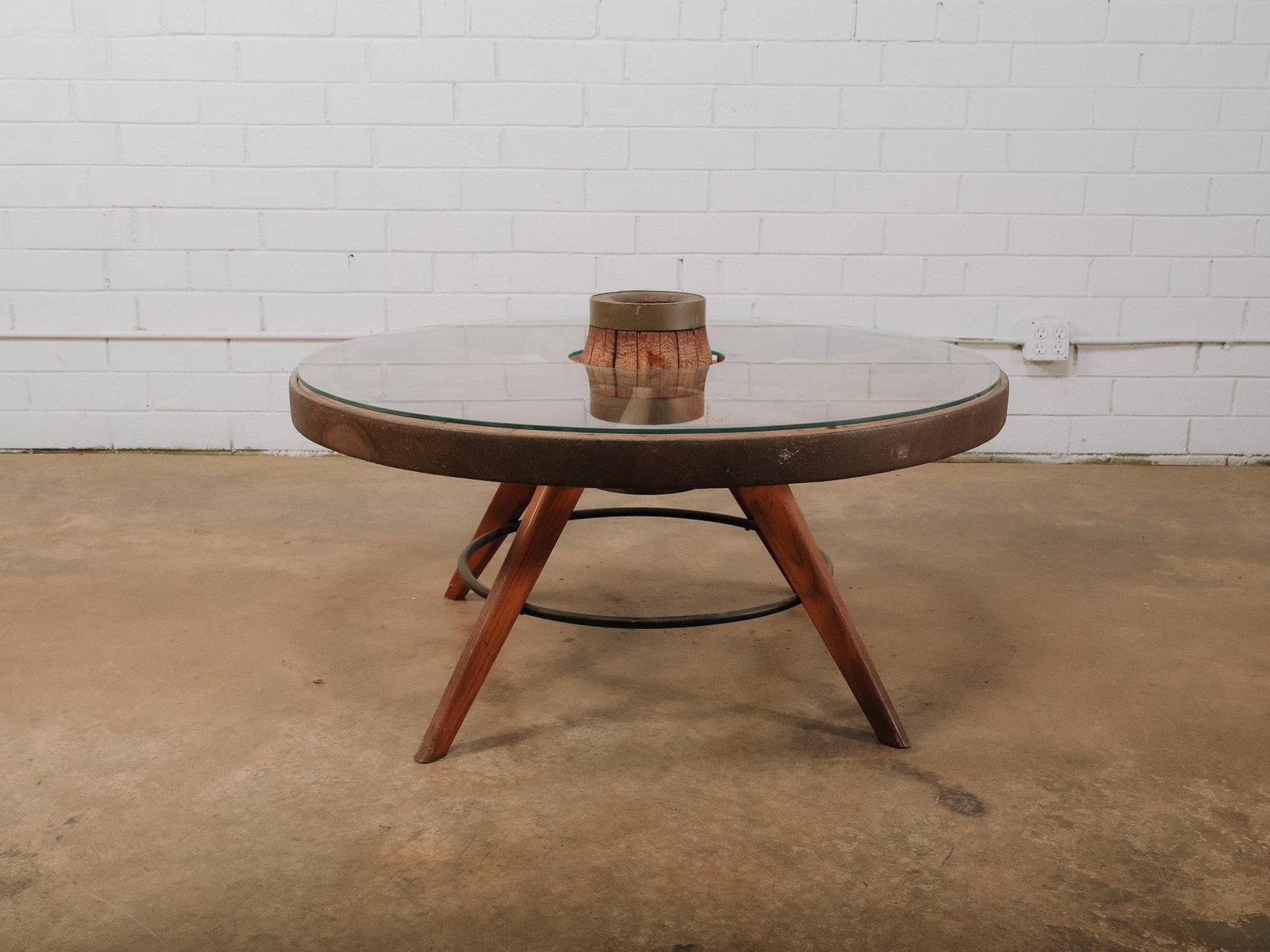 Wagon Wheel Coffee Table with Glass Top (1 of 9)