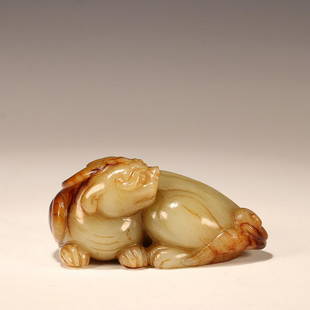 CHINESE HETIAN JADE AUSPICIOUS BEAST: Length 8.3cm/ Width 4.5cm/ Weight 4.2cm/ Weight 0.2165kg Description Statement: Any description statement is given as a courtesy to a client, is an opinion and should not be treated as a statement