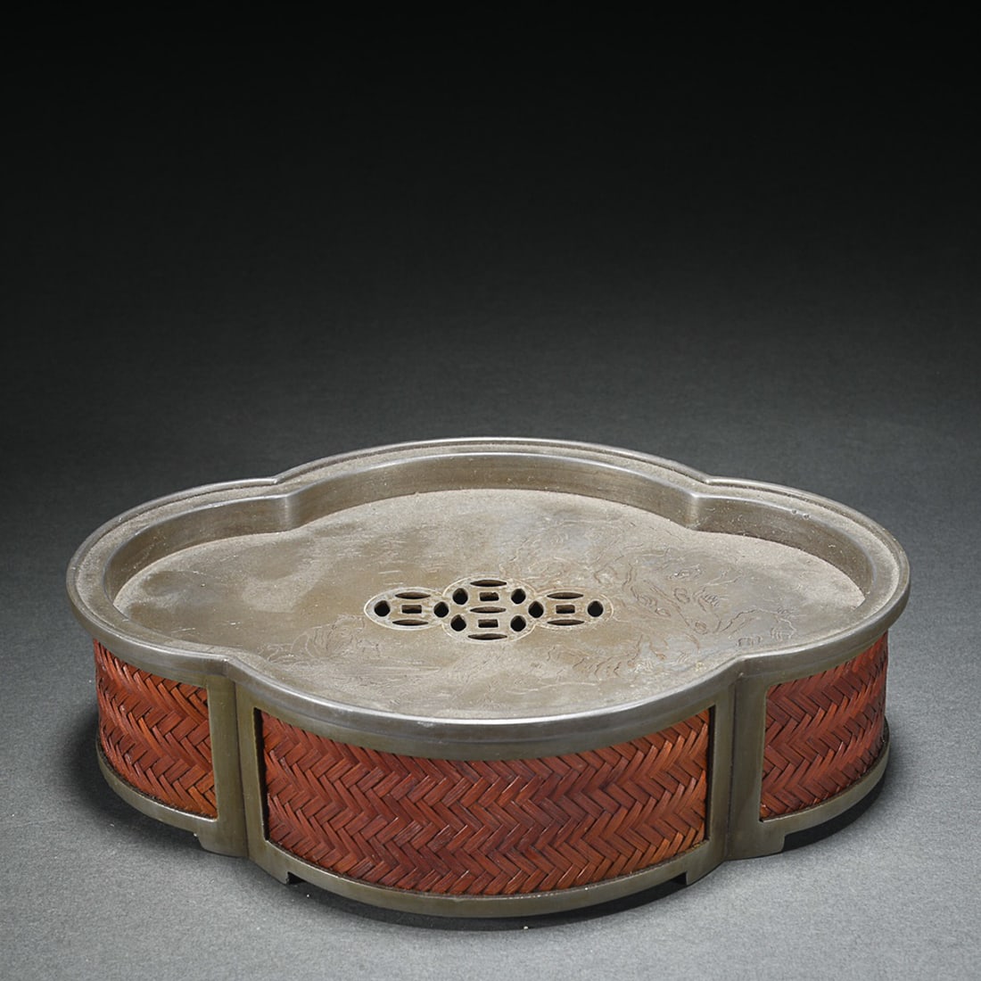 CHINESE BAMBOO-EMBELLISHED TIN TRAY, 'YAN XING SHUN' MARK: Height: 6cm, Length: 21.7cm, Width: 17cm. Weight: 1552g Description Statement: Any description statement is given as a courtesy to a client, is an opinion and should not be treated as a statement of f