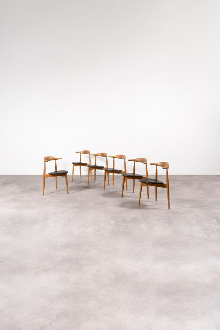 HANS J. WEGNER (1914-2007) FH4103 Suite …: HANS J. WEGNER (1914-2007) FH4103 Suite de six chaises Chêne et cuir. Reeks van zes stoelen Eik en leder. Circa 1950. Ed. Fritz Hansen. H.73 cm L.58 cm P.48 cm