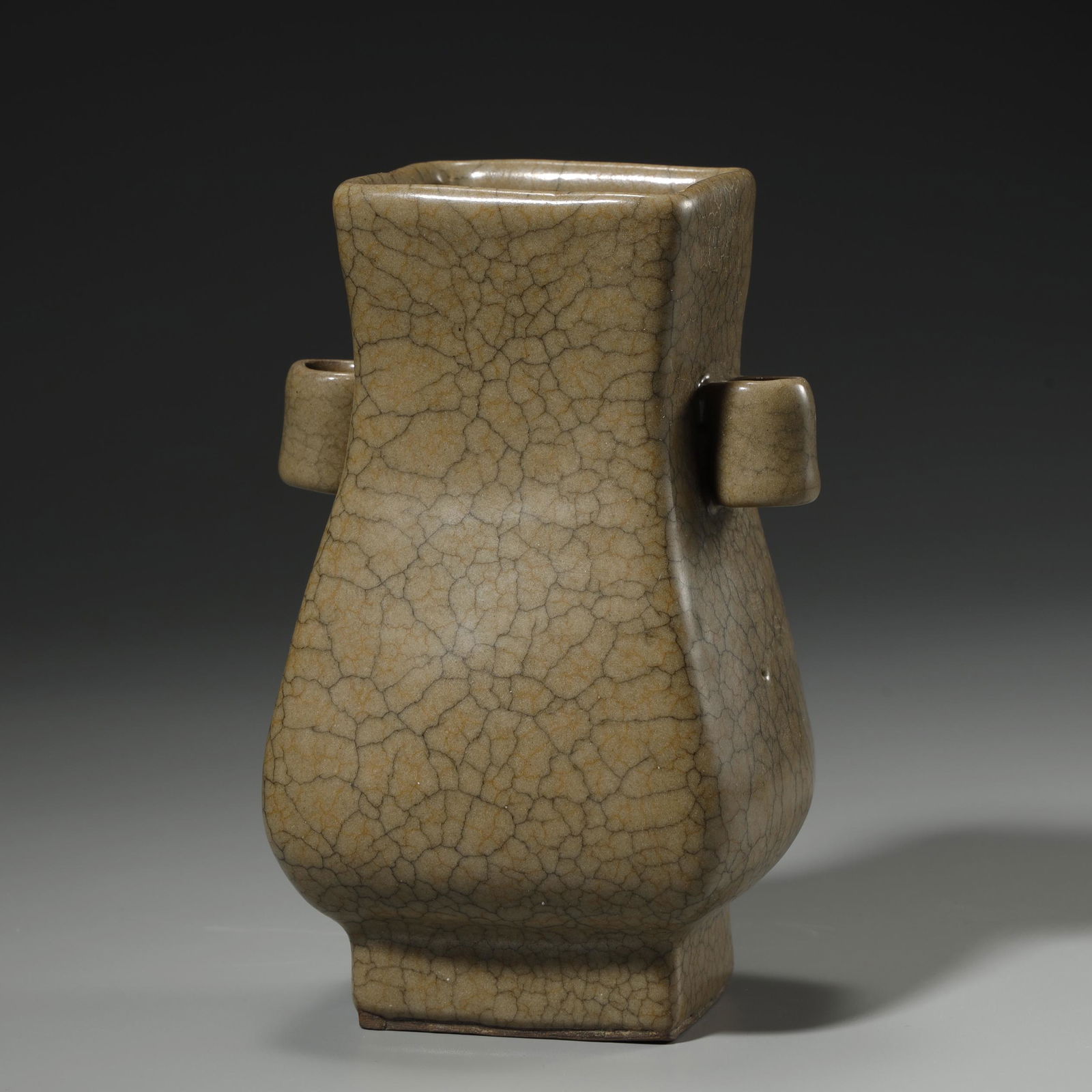 A FINE AND EXTREMELY RARE GE-KILN VASE (1 of 6)