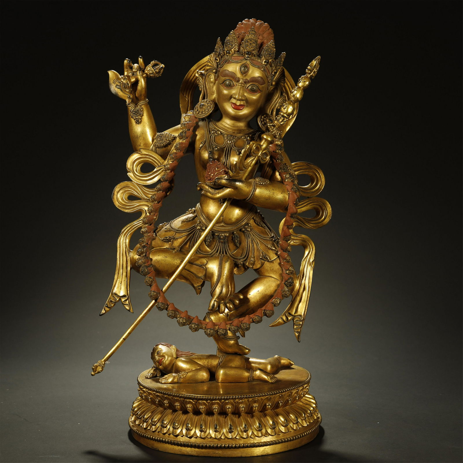 A TIBETAN GILT-BRONZE BUDDHA STATUE (1 of 10)