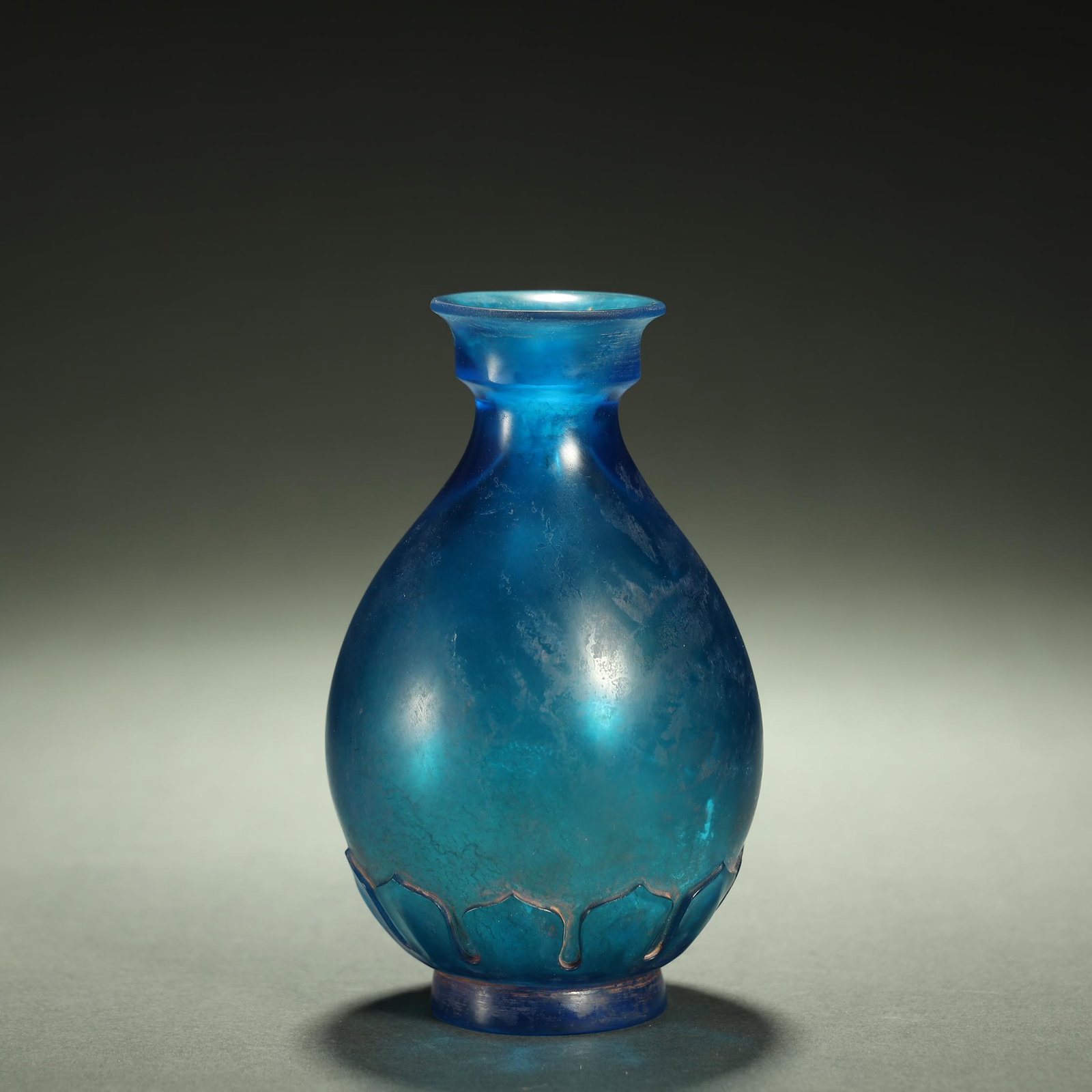 HAN DYNASTY,BLUE GLASS VASE: HAN DYNASTY,BLUE GLASS VASE HEIGHT:15.5cm
