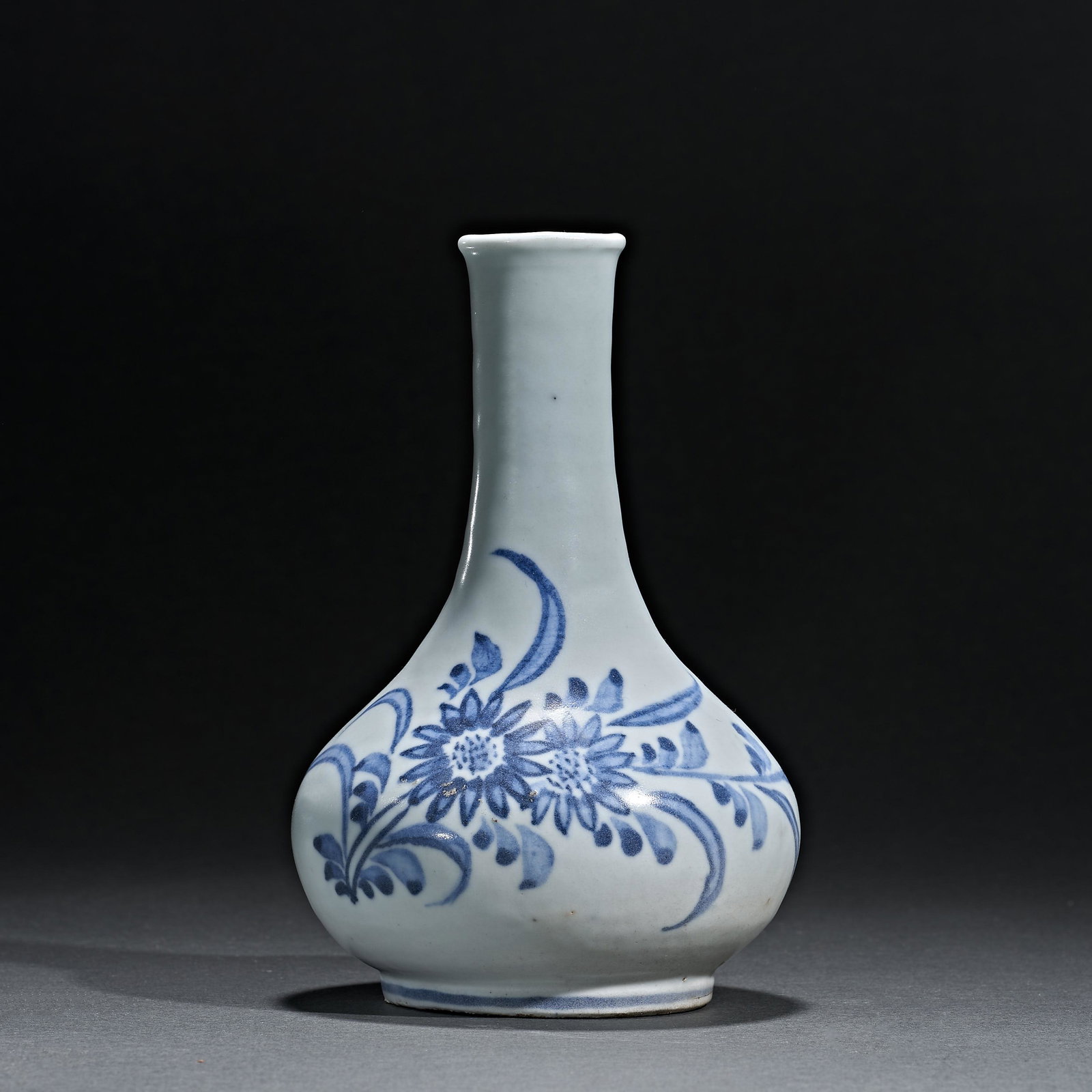 QING DYNASTY,BLUE AND WHITE GLAZED VASE (1 of 7)