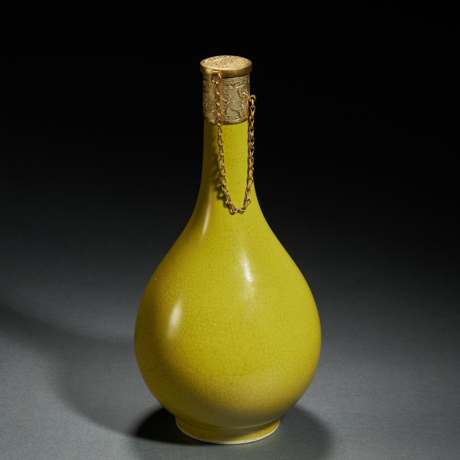 A YELLOW GLAZED VASE,QING DYNASTY (1 of 7)