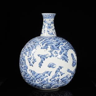 A BLUE AND WHITE GLAZED "DRAGON" VASE: A BLUE AND WHITE GLAZED "DRAGON" VASE H:48cm