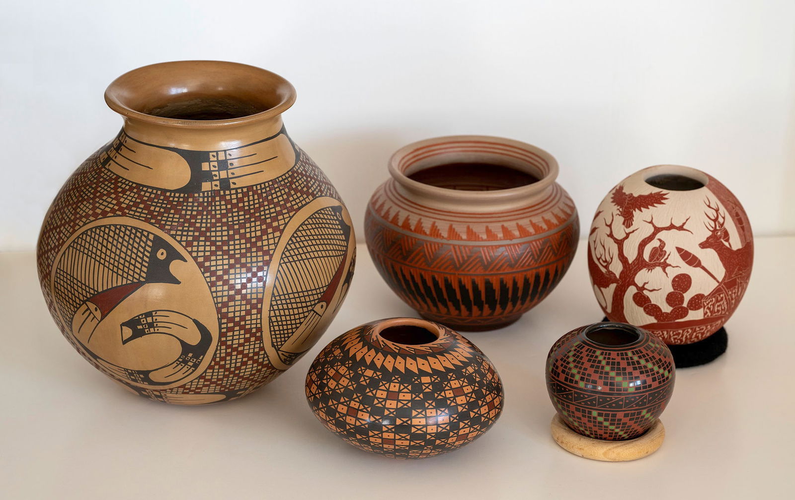 NATIVE AMERICAN POTTERY GROUP - FIVE VESSELS (1 of 2)