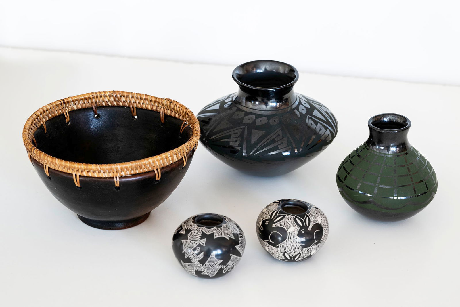 NATIVE AMERICAN BLACKWARE POTTERY GROUP - FIVE VESSELS (1 of 2)