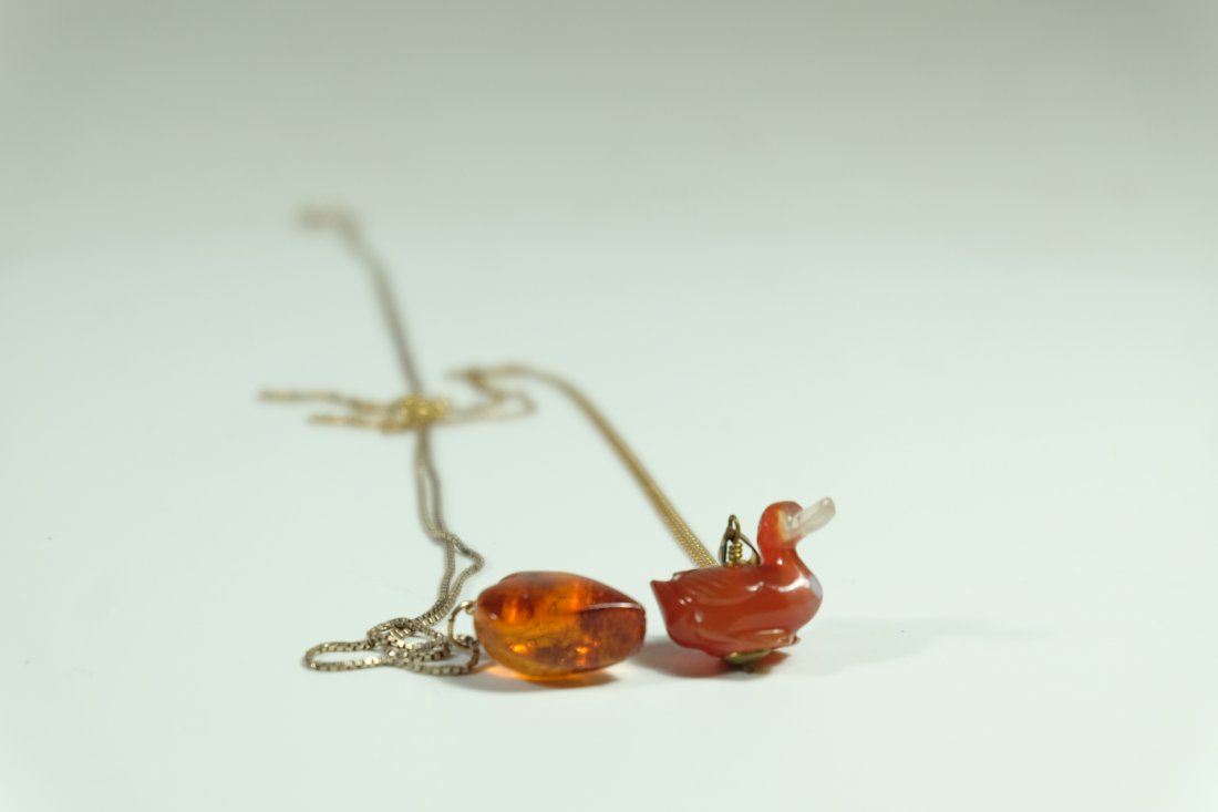 Lot of two vintage amber agate necklaces.(14kgp & 925) (1 of 6)