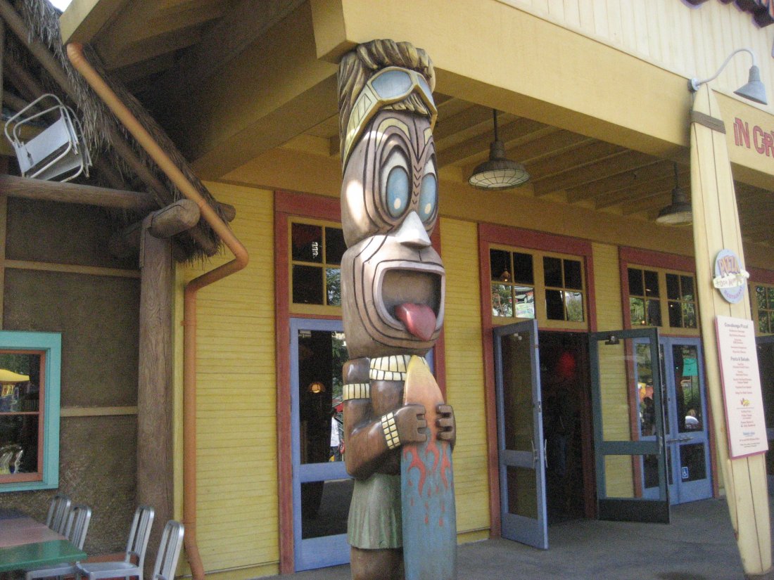 PIZZA OOM MOW MOW Tiki Column Pole Tike GOD (1 of 12)