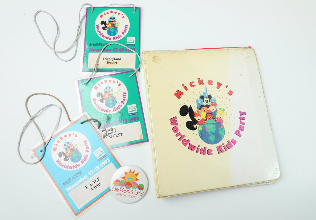 Rare Mickey's Worldwide Kids Party Disneyland (1 of 18)