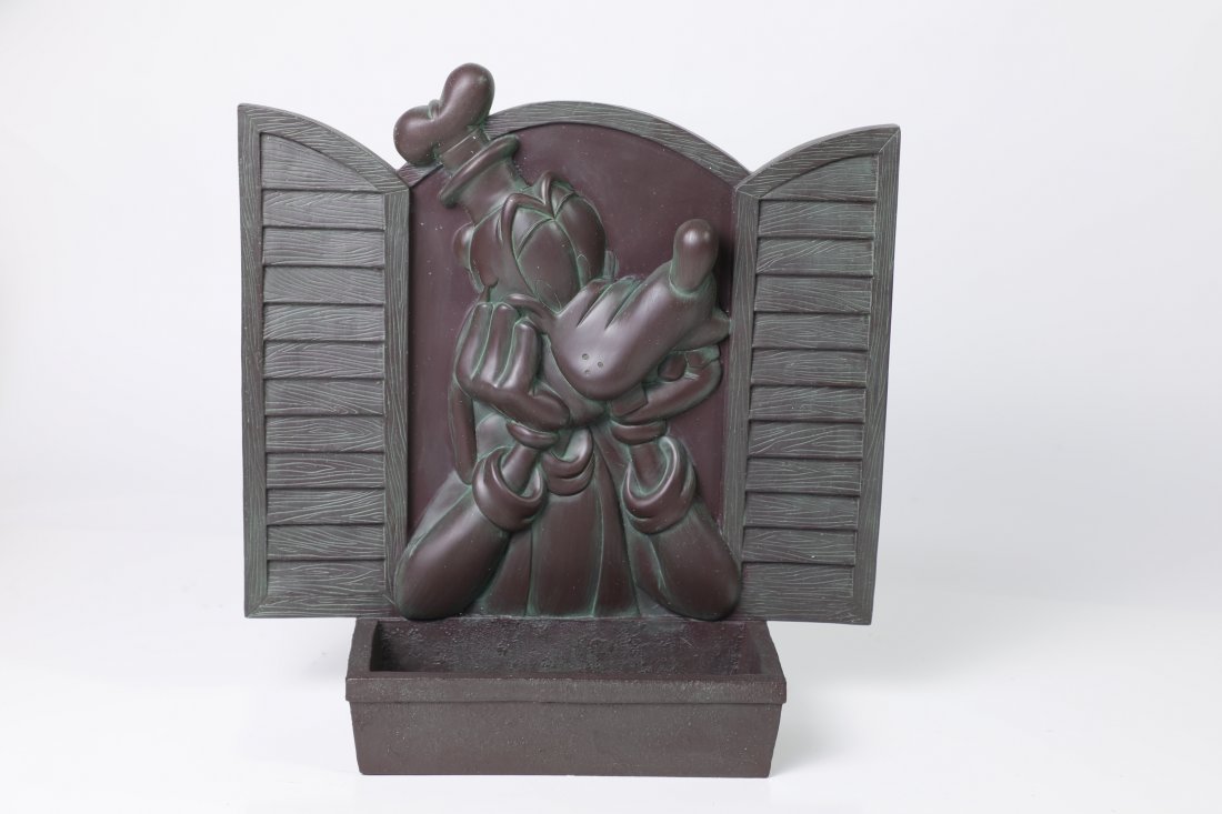 Epcot Goofy Bronze Style Flower Pot (1 of 4)