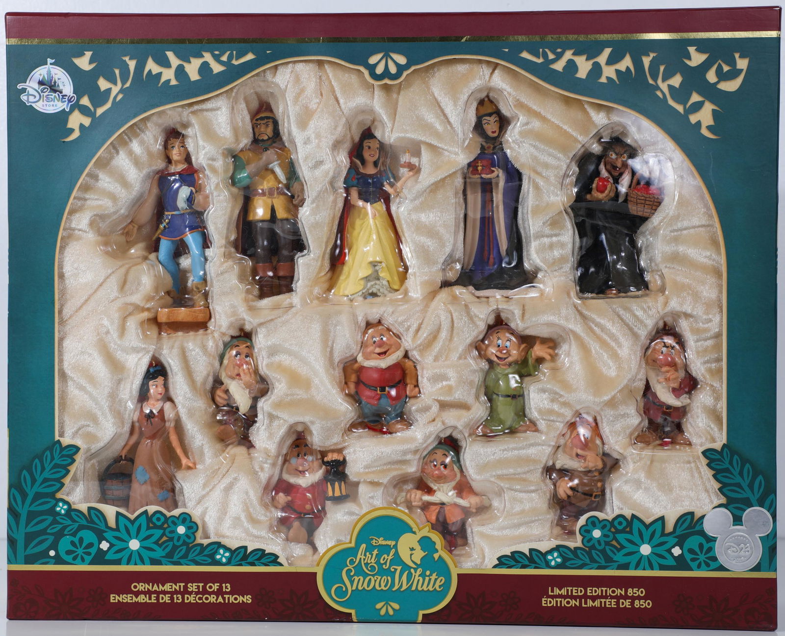 Disney "Art of Snow White" Limited Edition Ornament Set: Disney "Art of Snow White" Limited Edition Ornament Set of 13 characters from the Disney animated classic film, including Snow White, Prince Charming, the Evil Queen, the Huntsman, the Scary Witch and