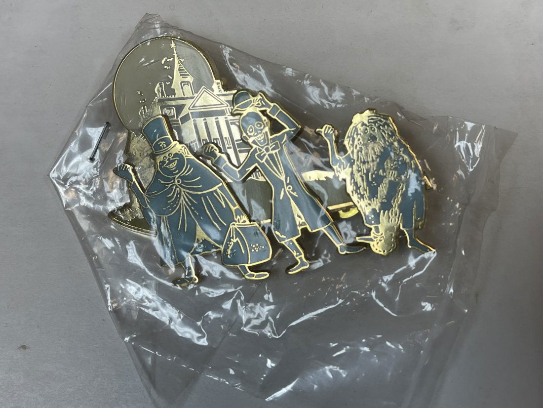 Disneyland 3 Hitchhiking Ghost Pin New Orleans LE (1 of 3)