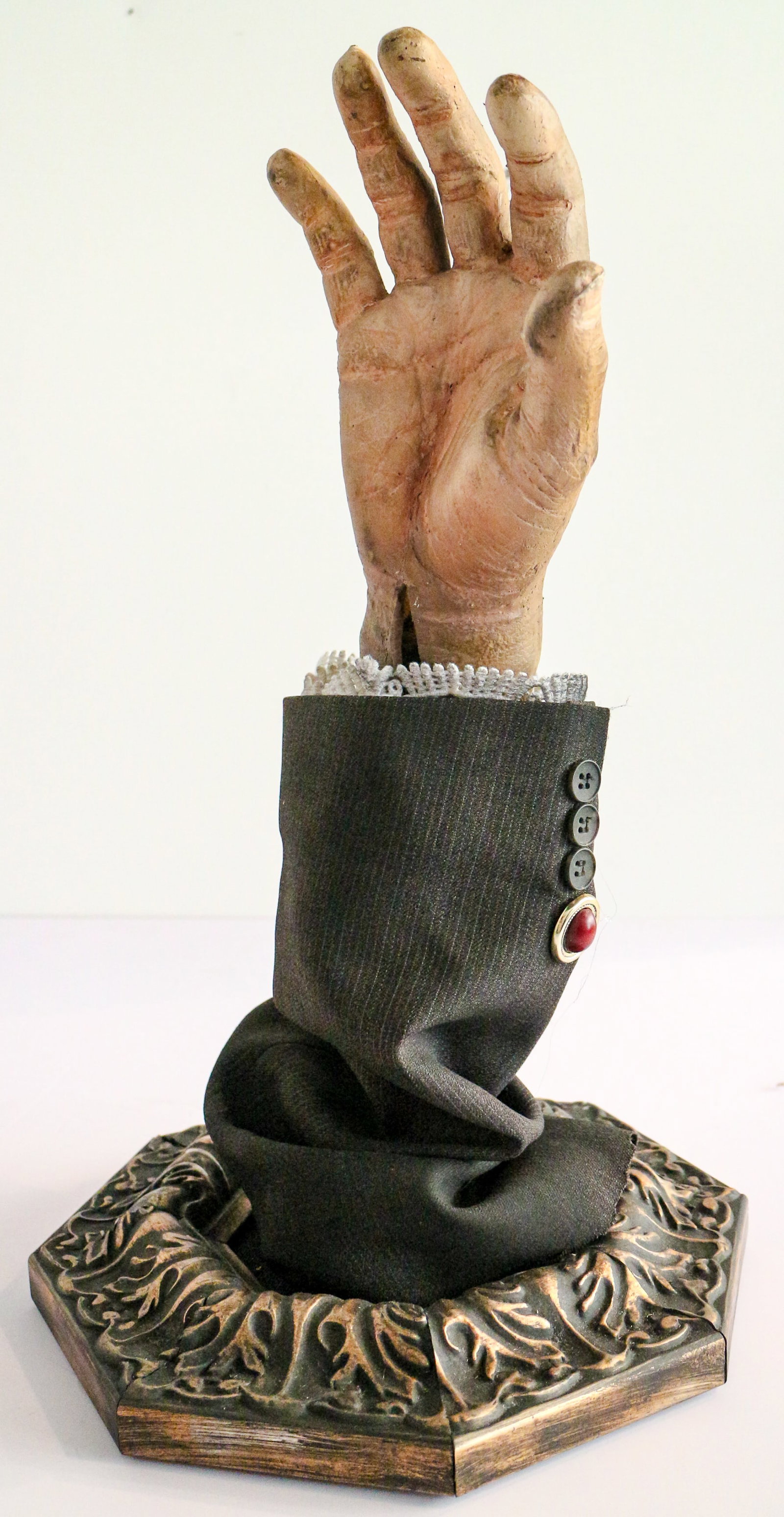 Walt Disney World Pirates of the Caribbean Animatronic Hand (1 of 8)