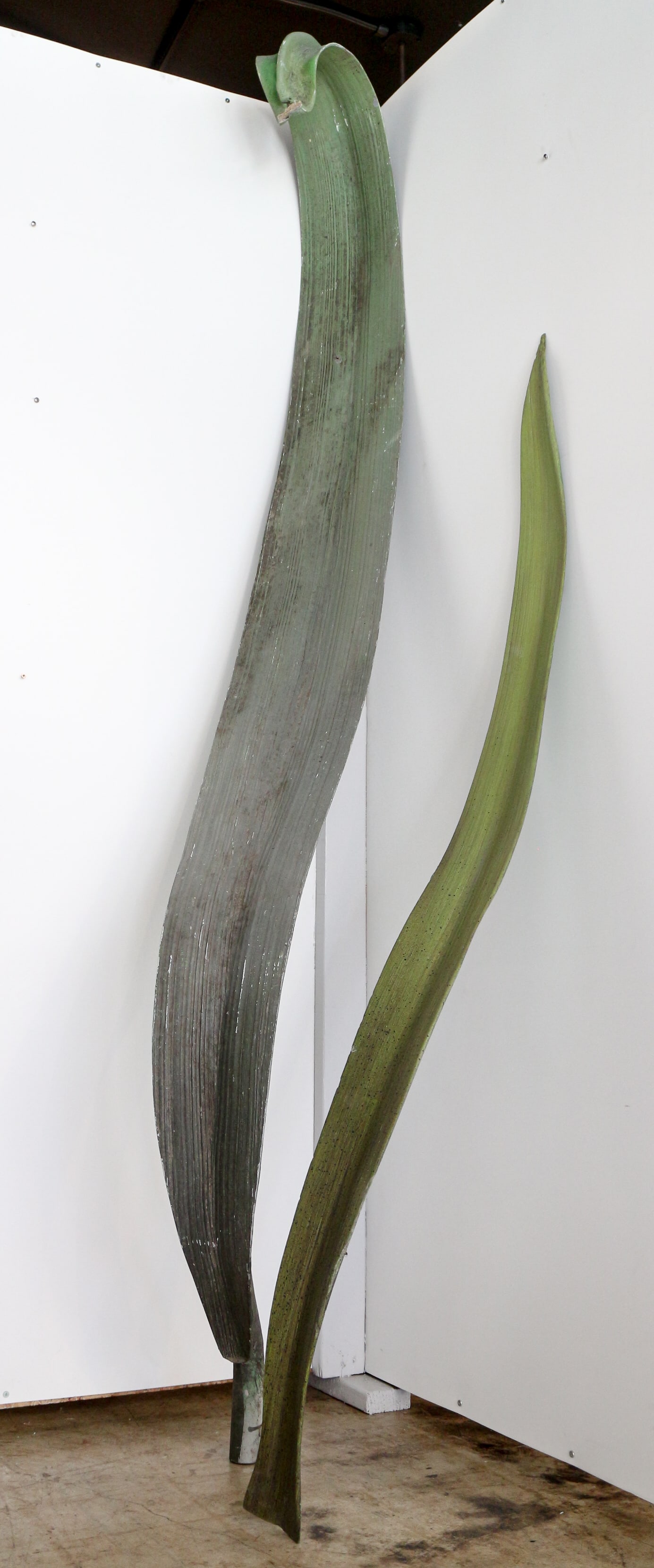 Pair of Pixie Hollow Tinker Bell Meet and Greet LARGE 8ft Grass Props. (1 of 6)