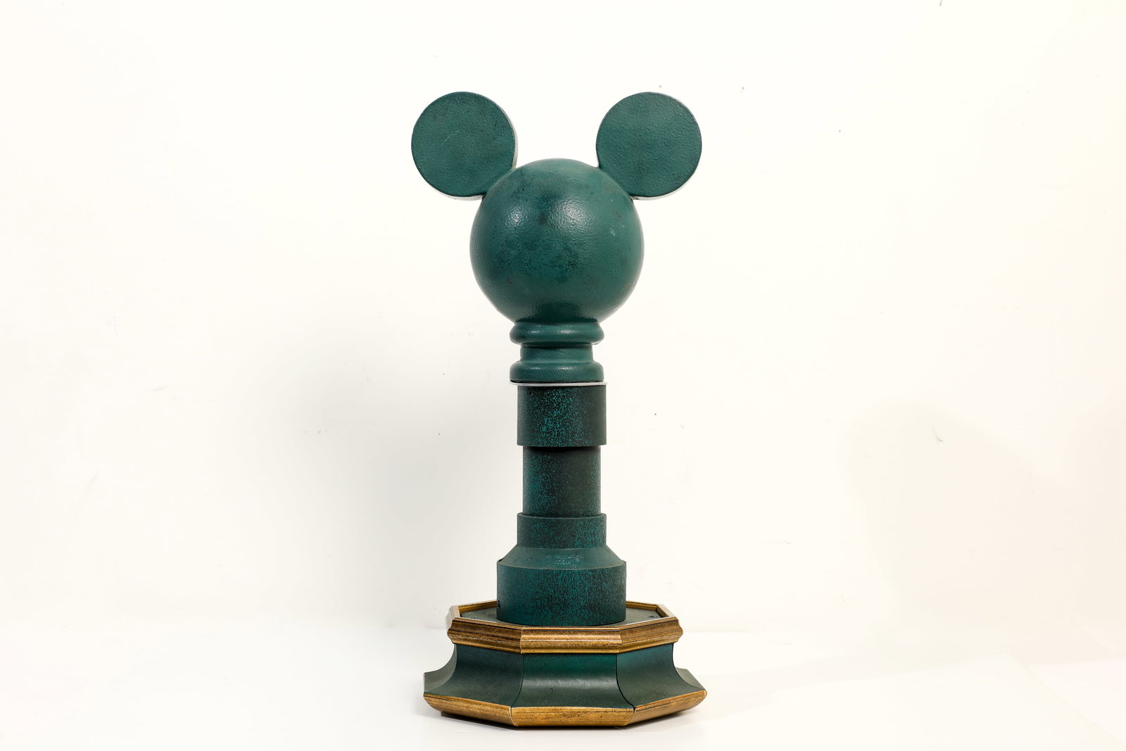 Mickey-Ear Lamppost Topper Prop Display. (1 of 6)