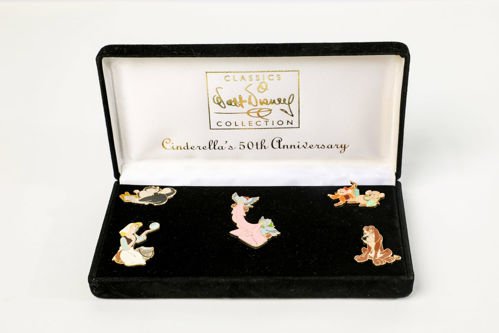 Walt Disney Classics Collection Cinderella 50th Anniversary (5) Pin Set (Disney, 1991). (1 of 4)