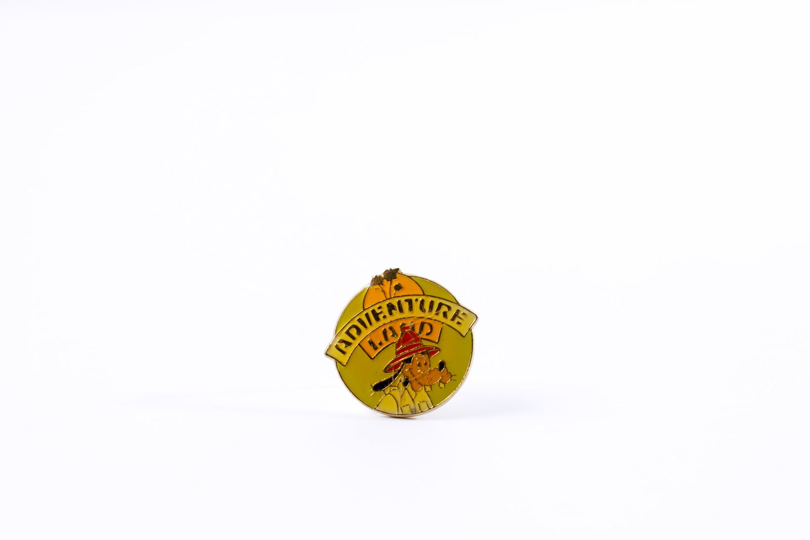 Disneyland Vintage Goofy Adventureland 30th Anniversary Lapel Pin (Disney, 1985). (1 of 2)