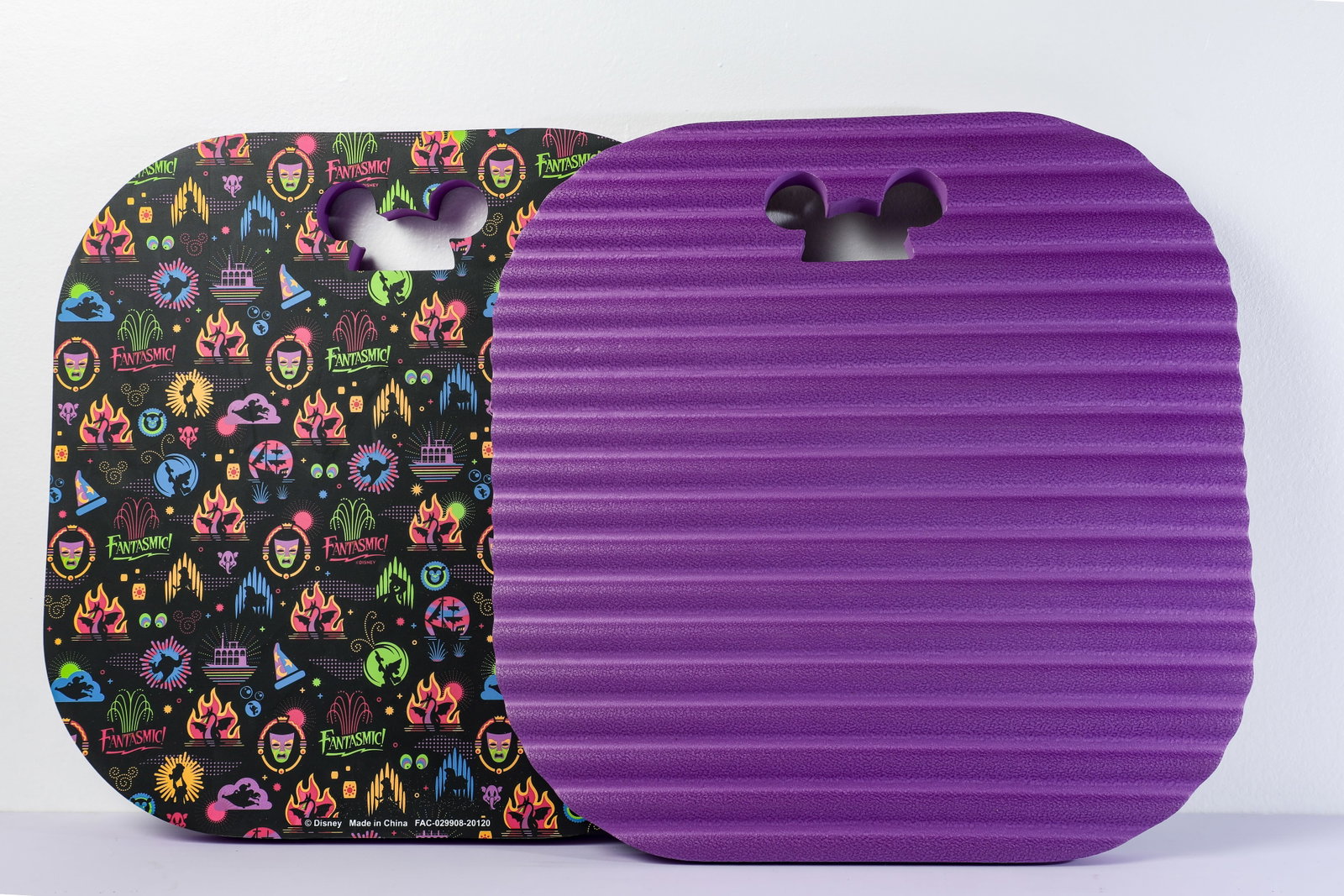 Disneyland – Pair of Fantasmic! Motif Seat Cushions (c.2020s): “Some imagination, huh?” Mickey Mouse, uses his vivid imagination to create magical imagery for all to enjoy on this pair of Fantasmic! Souvenir Seat Cushions from Disney Parks! The nighttime 