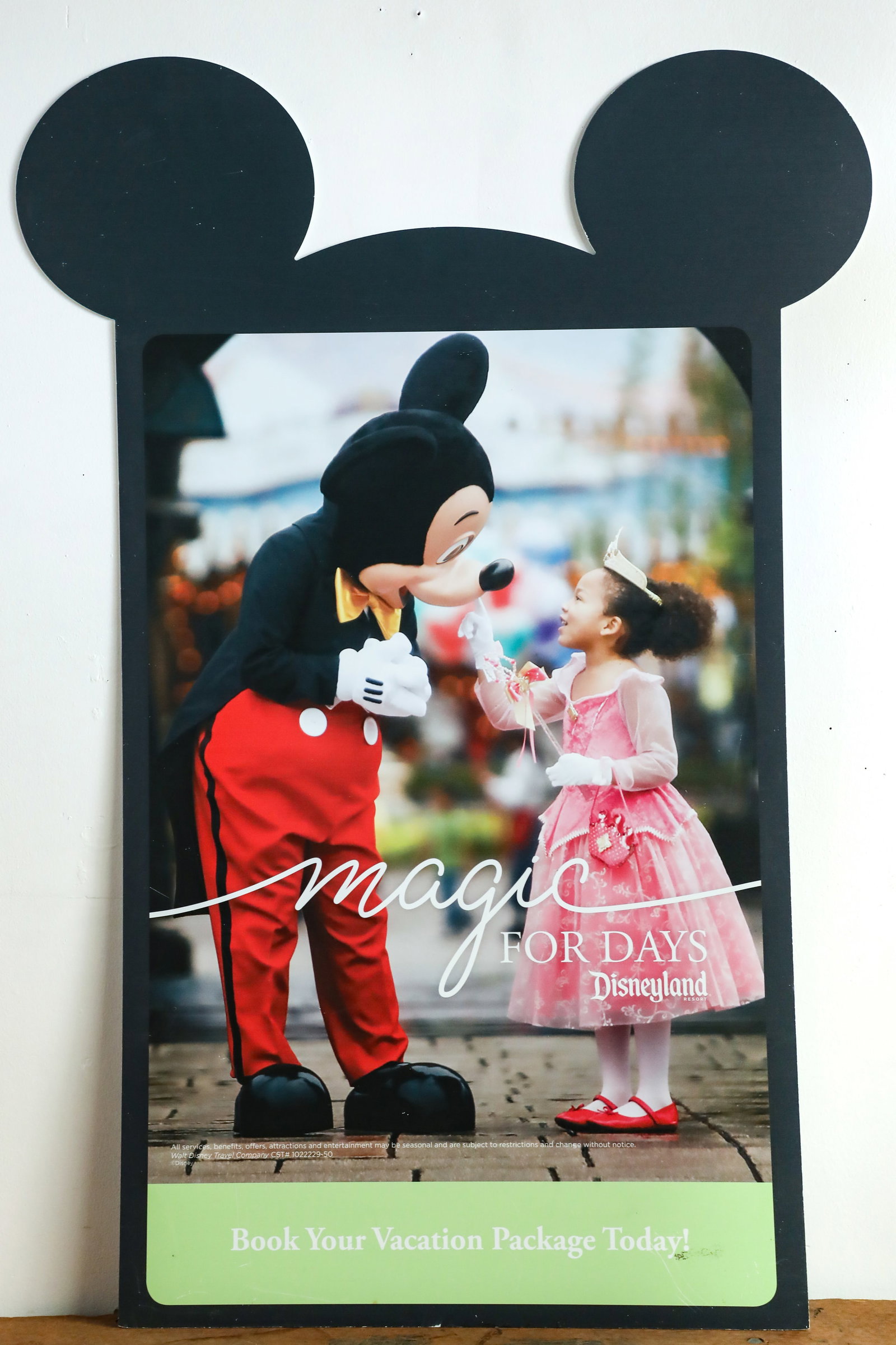 Disneyland - Mickey Mouse “Magic for Days” Promotional Display Plaque (2016). (1 of 3)