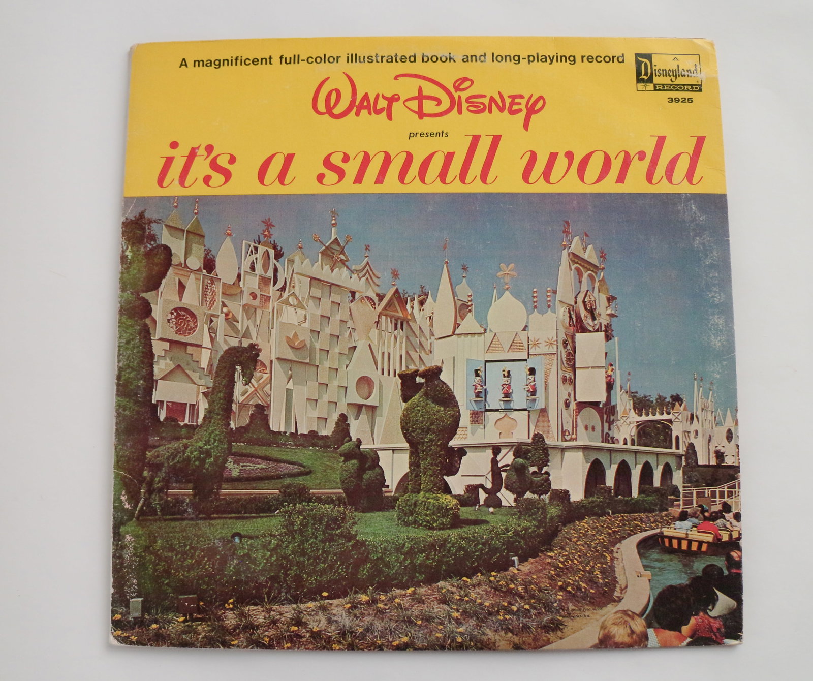 Vintage Disneyland “it’s a small world” Souvenir Record (Disney, 1964) (1 of 6)