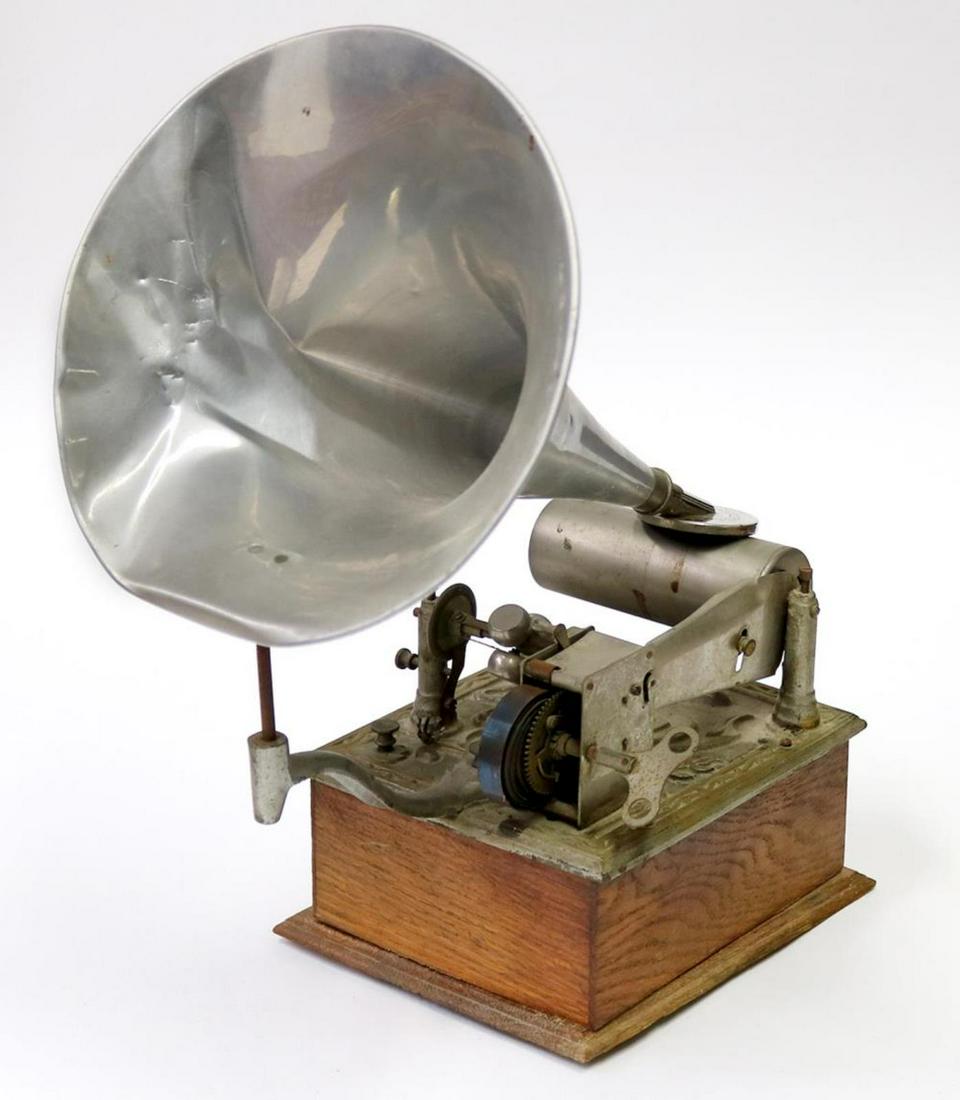 Phonograph um 1910 (1 of 3)