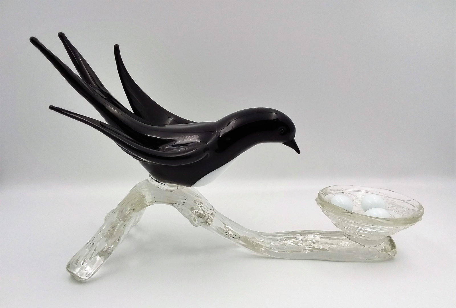 Icet Murano Glass Black Bird on Branch With Nest Figure: Vintage realistic black bird guarding her nest, handmade byIcet Murano (Venezuela). Icet was founded by Bruno Ava, who traveled from Italy to Venezuela & built a factory in 1957. Since, they have prod