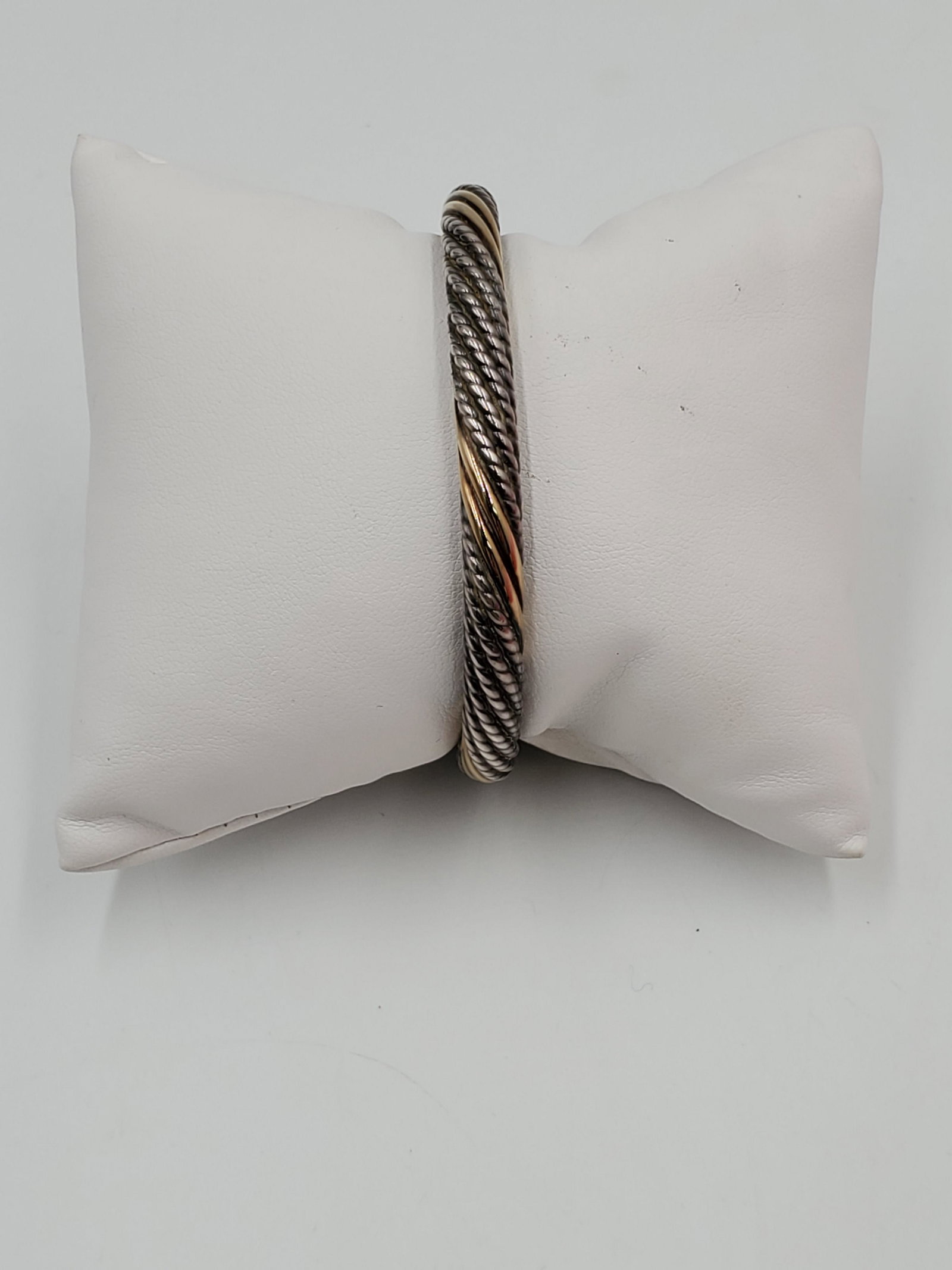 Alwand Vahan Sterling Silver & 14k Bracelet: Alwand Vahan Sterling Silver & 14K Gold Bracelet With a Twisted Rope Cable Design. Hallmark: Alwand Vahan Makers Mark, 925, & 14K