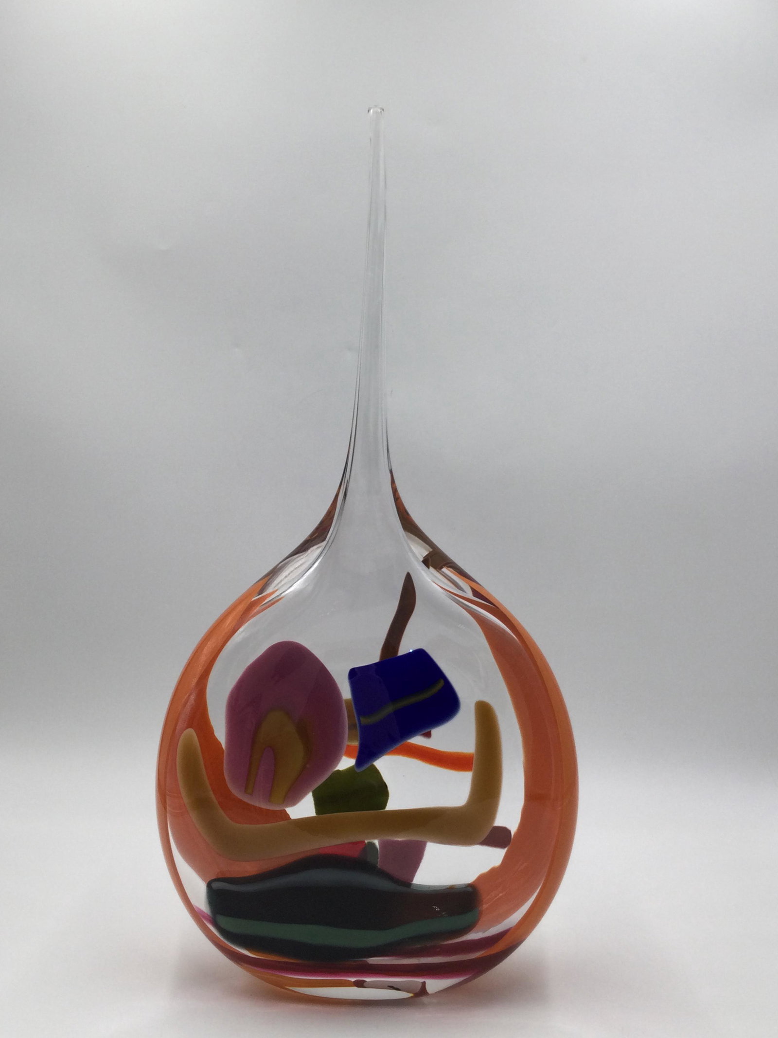 Hokanson Dix Art Glass Sculptural Mango Sail Vase: Hokanson Dix Art Glass Sculptural Mango Sail Vase. Size Approximately 20"H x 10"L x 3.5"W. Free pick-up at our warehouse. Shipping is done by a 3rd party shipper and will be invoiced separately, pleas
