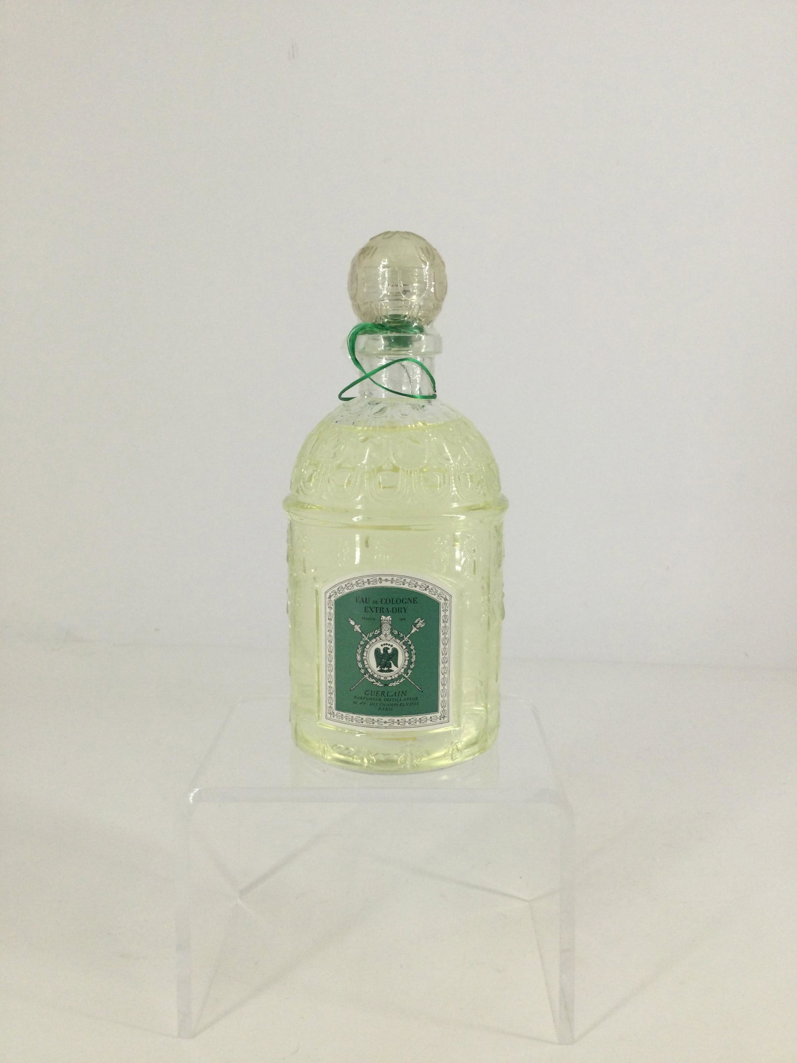Vintage Eau De Cologne Extra Dry Guerlain NEW: NIB vintage eau de cologne extra dry Guerlain 250 ml. Approx. size of box 7 inches tall x 3 square. Approx. weight 1 lbs. 1.2 oz. IMPORTANT: In House Shipping, NO international Shipping.
