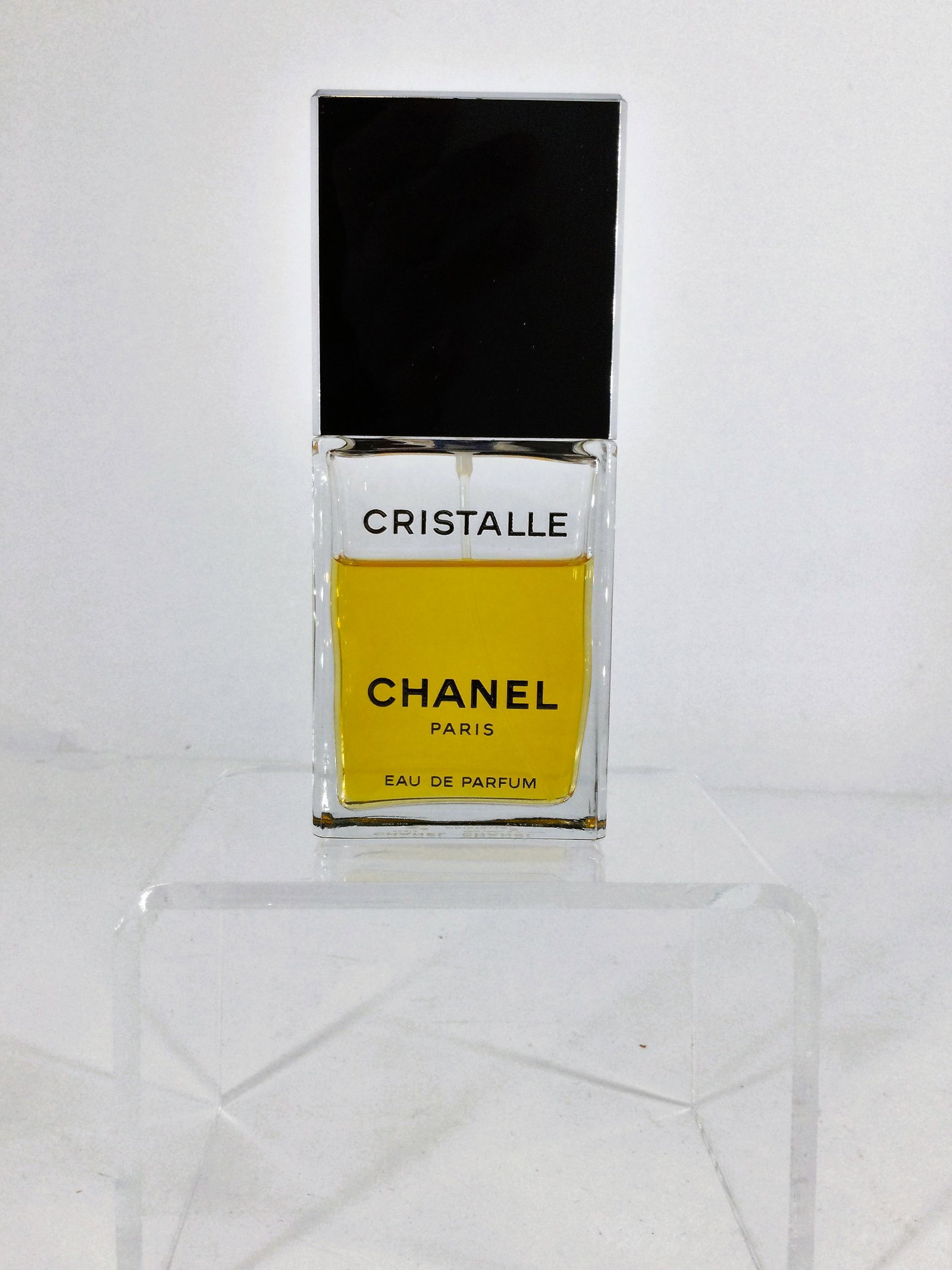 Chanel Cristalle Eau De perfume Vaporisateur Spray, 1.7 Fl. Oz.: Chanel Cristalle Eau De perfume Vaporisateur Spray, 1.7 Fl. Oz. Approx. 80% full. Approx. size 5 inches tall x2 wide x 1 deep. Approx. weight 6 oz. IMPORTANT: In House Shipping, NO international Shipp