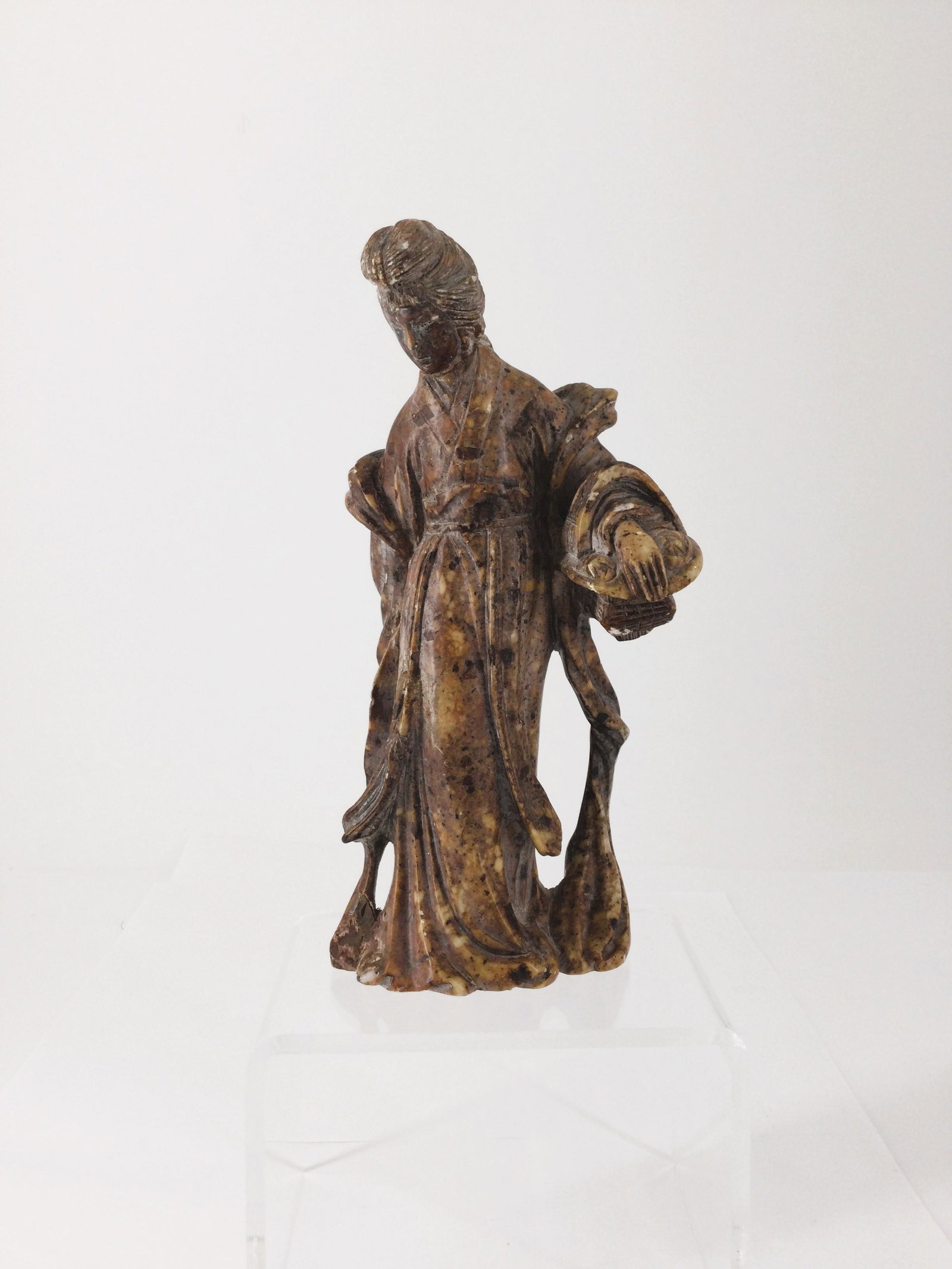 Chinese Soapstone Carving Depicting Guanyin / Kwan Yin: Chinese Soapstone Carving of Guanyin / Kwan Yin - Signed on underside. Approx. size 7.25 inches tall x 3 wide x 1.5 deep. Approx.weight 1 lbs. 2.3 oz. IMPORTANT: NO In-House Shipping, Please read our 