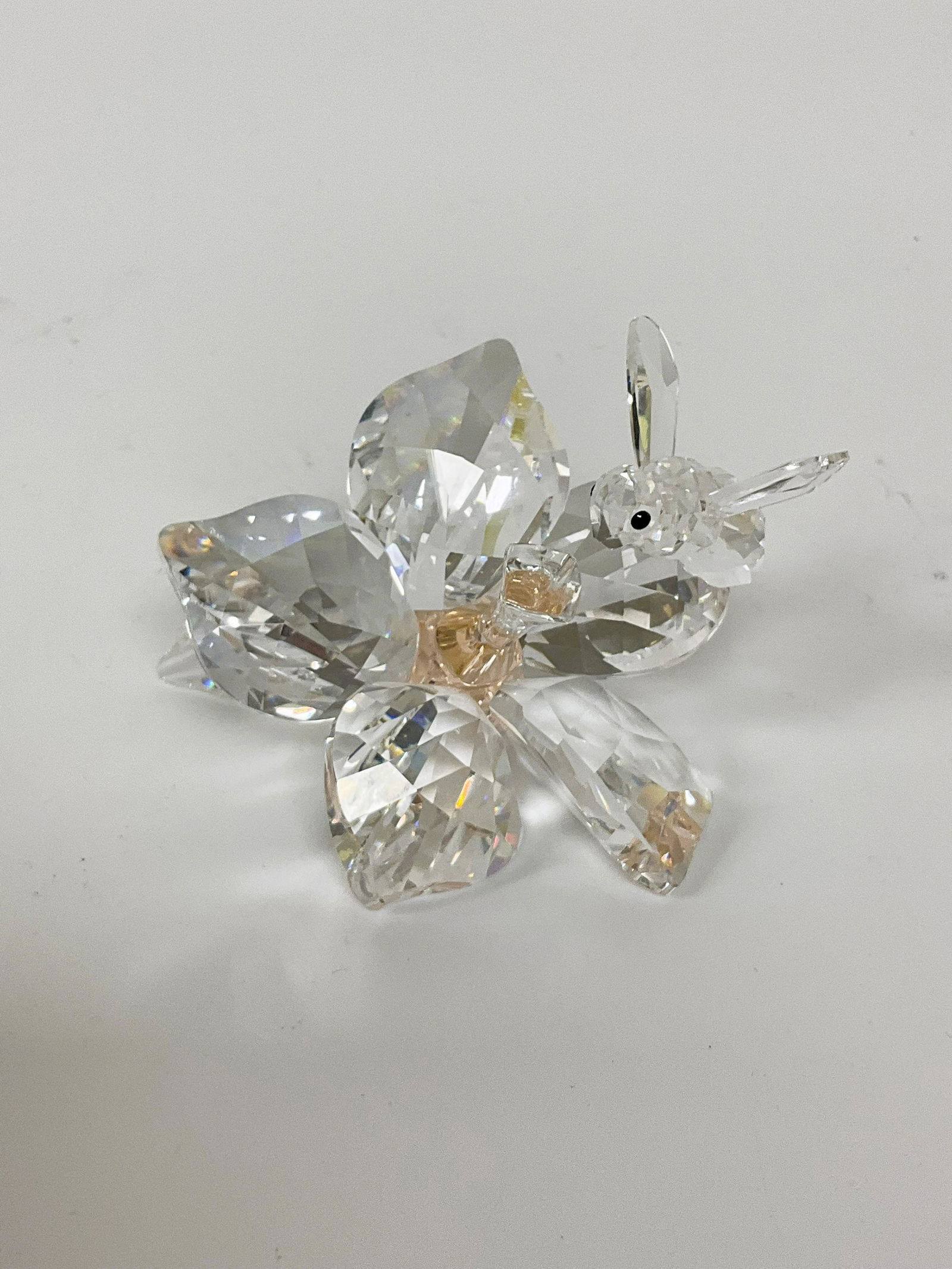 Swarovski Crystal Jubilee 2007 Bee Flower: Swarovski Crystal 871895 Collector Jubilee Edition 2007 Bee Flower. Approx. size3 2 inches tall x 3 wide x 3.25 deep. Approx. weight 4.1 oz. IMPORTANT: NO In-House Shipping, Please read our shipping t