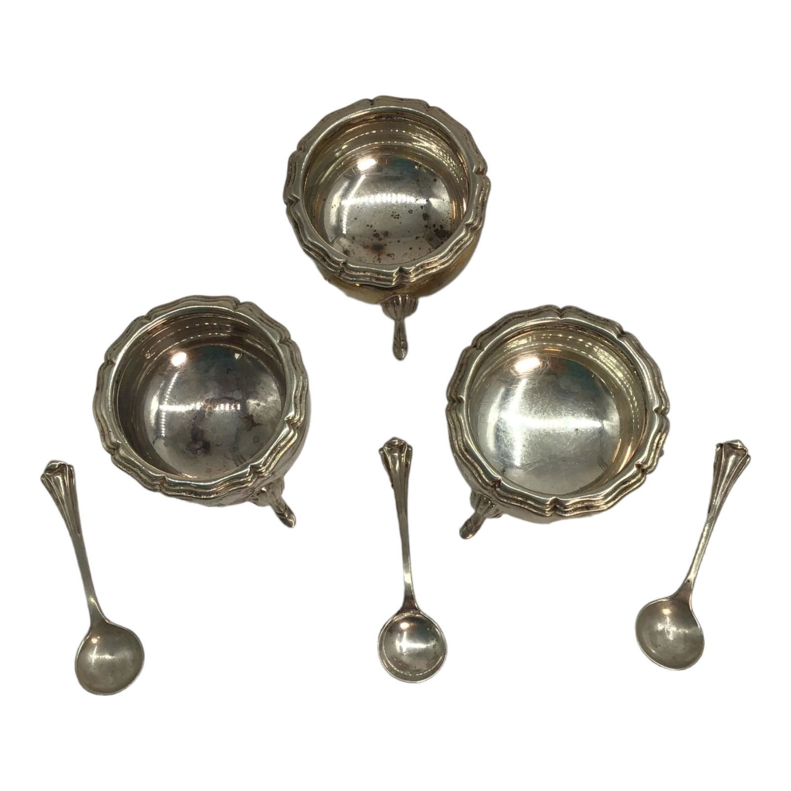 Lot of 3 Sterling Silver Salt Cellars Atkins Brothers 1903: Lot of 3 Sterling Silver Salt Cellars and spoons by Atkins Brothers in 1903 Sheffield UK. IMPORTANT: NO In-House Shipping, Please read our shipping terms for provider.