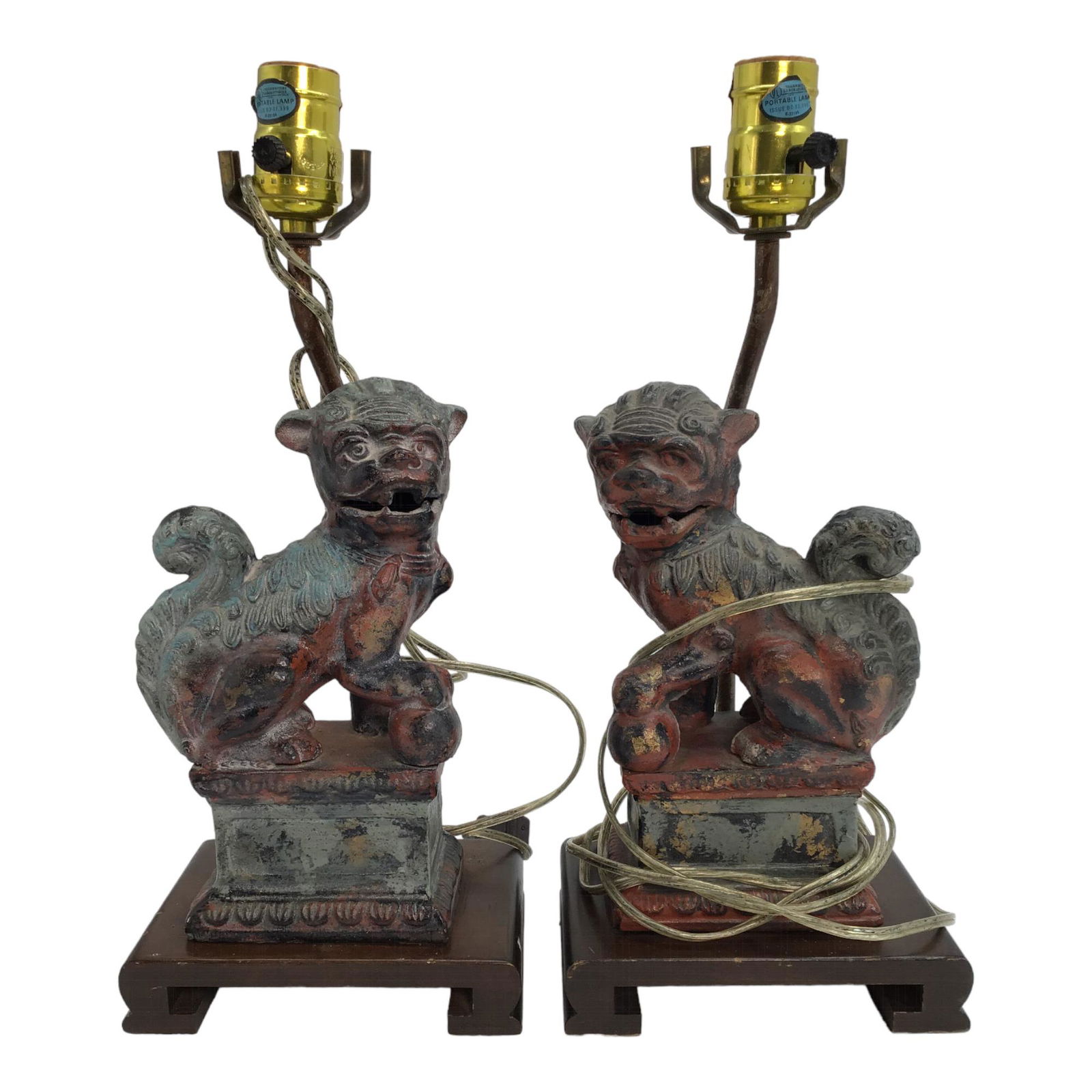 Pair Foo Dog Lamps by Frederick Cooper: Pair Foo Dog / Foo Lion Lamps by Frederick Cooper. IMPORTANT: NO In-House Shipping, Please read our shipping terms for provider.