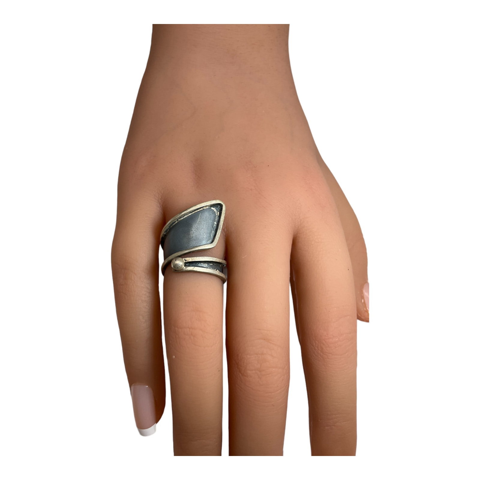 Vintage Signed 925 Modernist Ring - Taxco Mexico: Signed (Illegibly) Taxco Mexico Moderninst 925 ring. Size 6