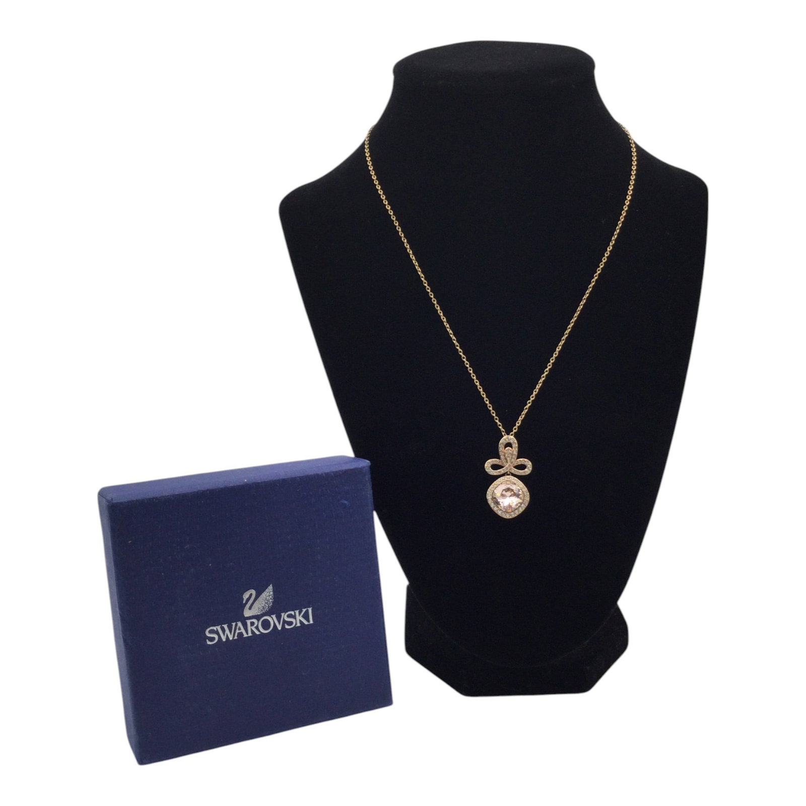 Swarovski Rose Gold Coral Necklace Pink Clover Pendant: Swarovski Swan Signed Rose Gold Coral Necklace with Pink Clover Pendant. Approx. 18 inches long, pendant 1 inch long x 5/8 at widest. Excellent pre-owned condition, minimal wear, no missing stones.