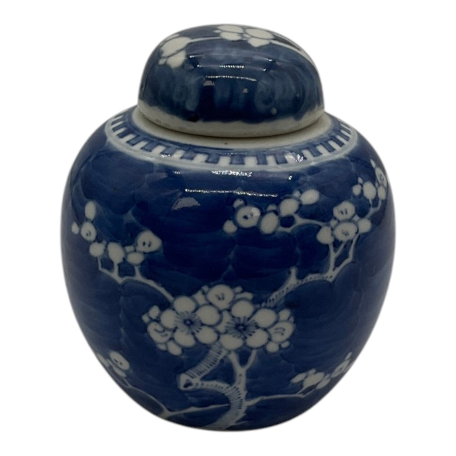 Chinese Porcelain Ginger Jar: Chinese Porcelain blue and white Ginger Jar. Approx. 5 inches tall x 4 across, 13,1 oz.