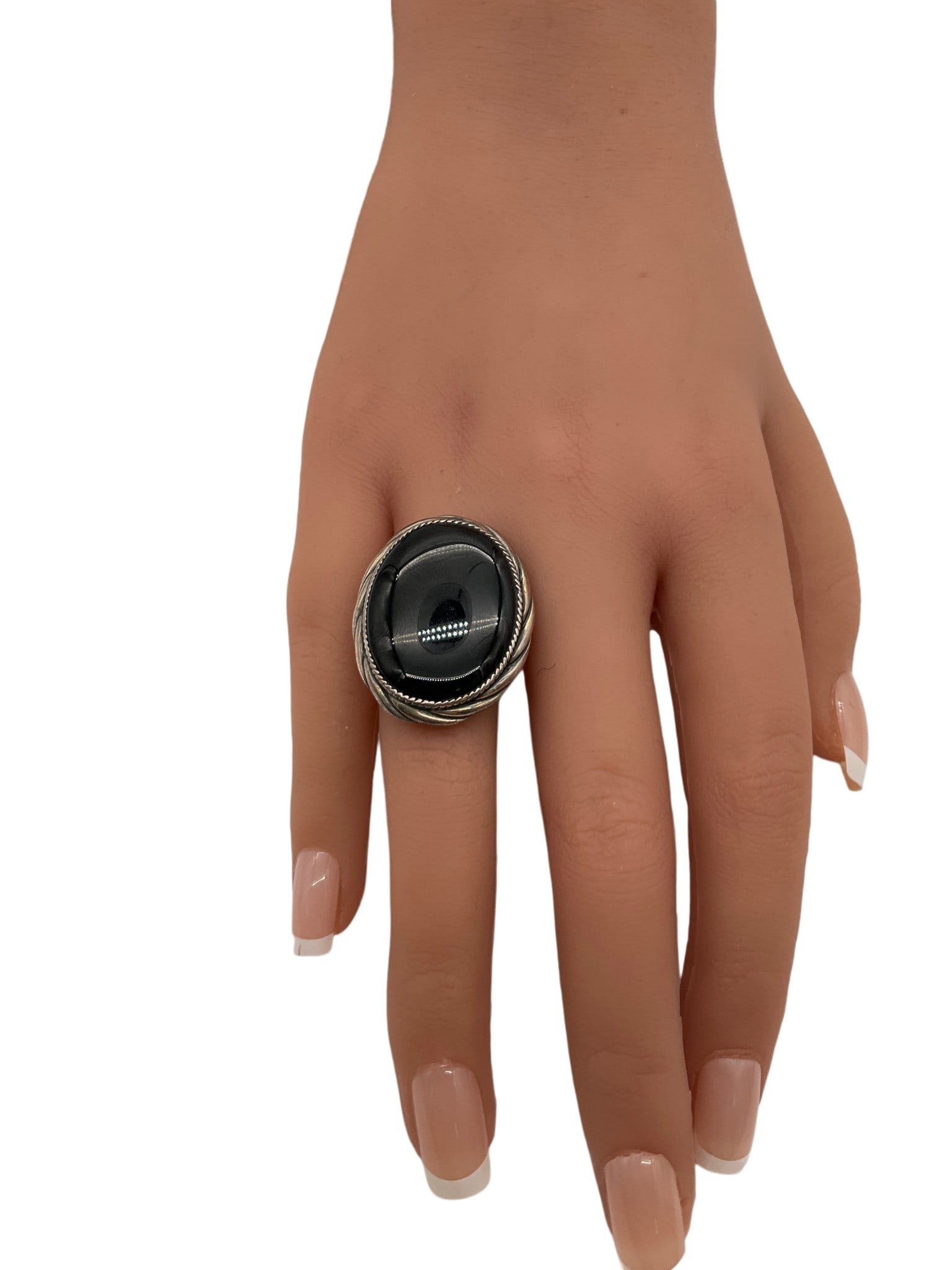 Sterling Silver 925 Marked Onyx Ring: Sterling Silver 925 Marked Onyx statement Ring with rope twist bezel setting design. Approx. size 9, 1 inch tall x 1 wide x 1.25 deep, 0.3 oz.